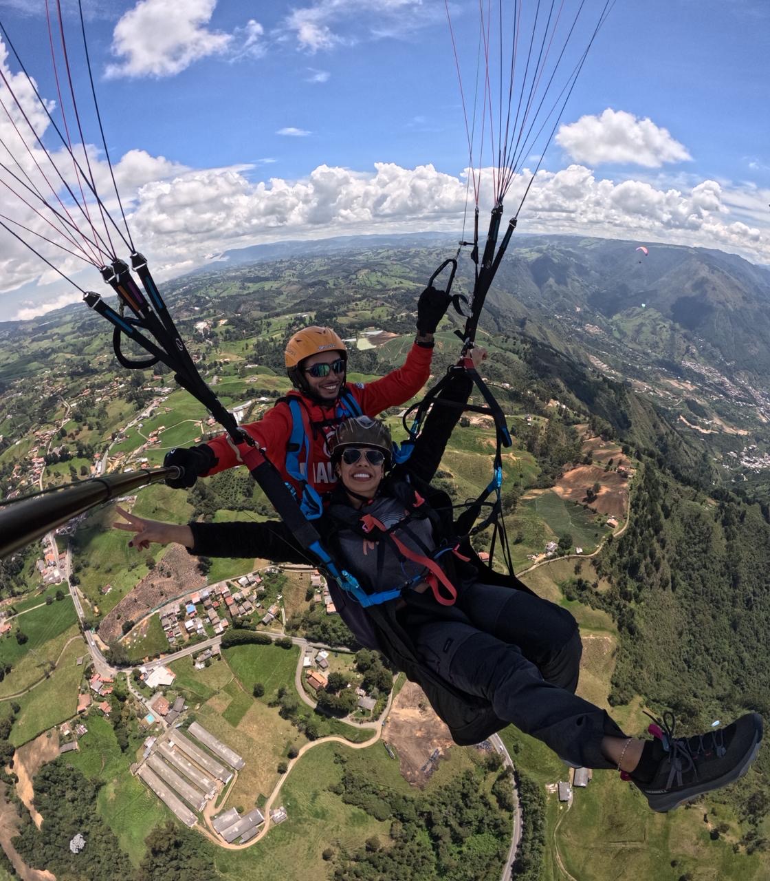 Vuelo de parapente tándem sobre el valle de Aburrá — foto 2