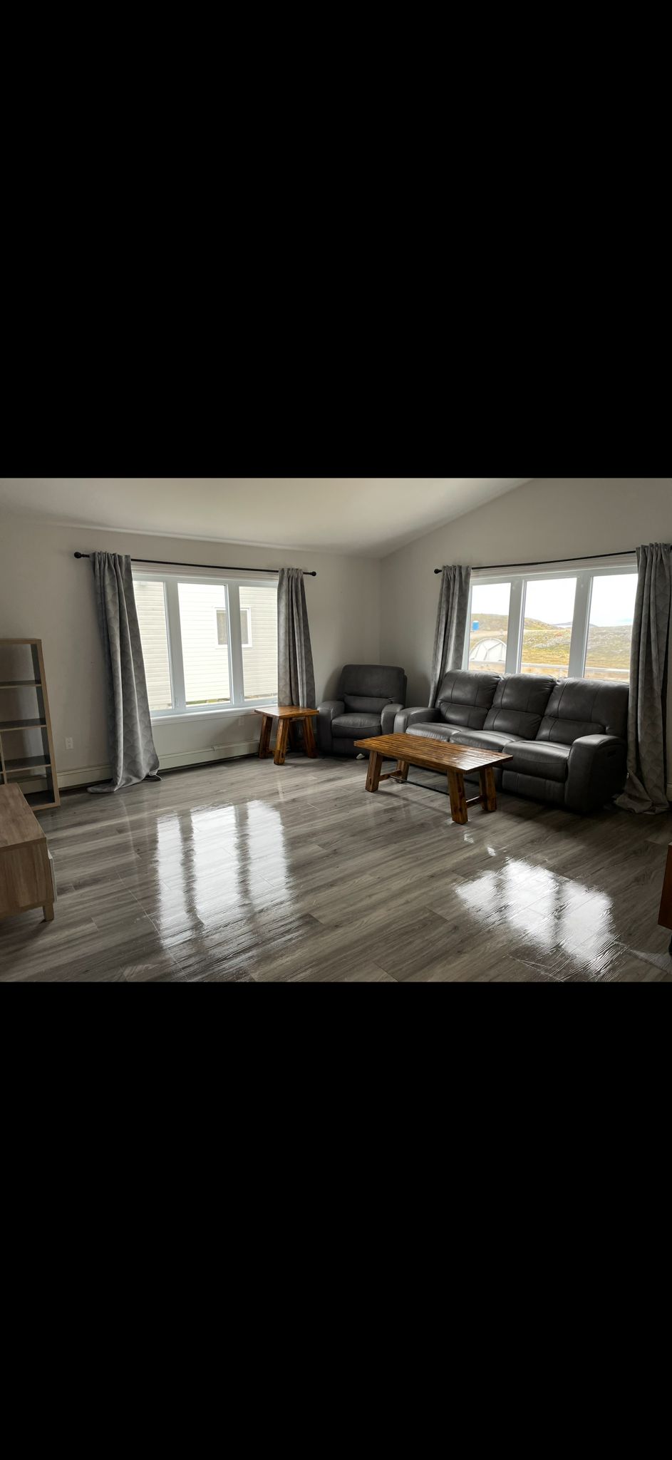 Living Room Deep Clean — Iqaluit