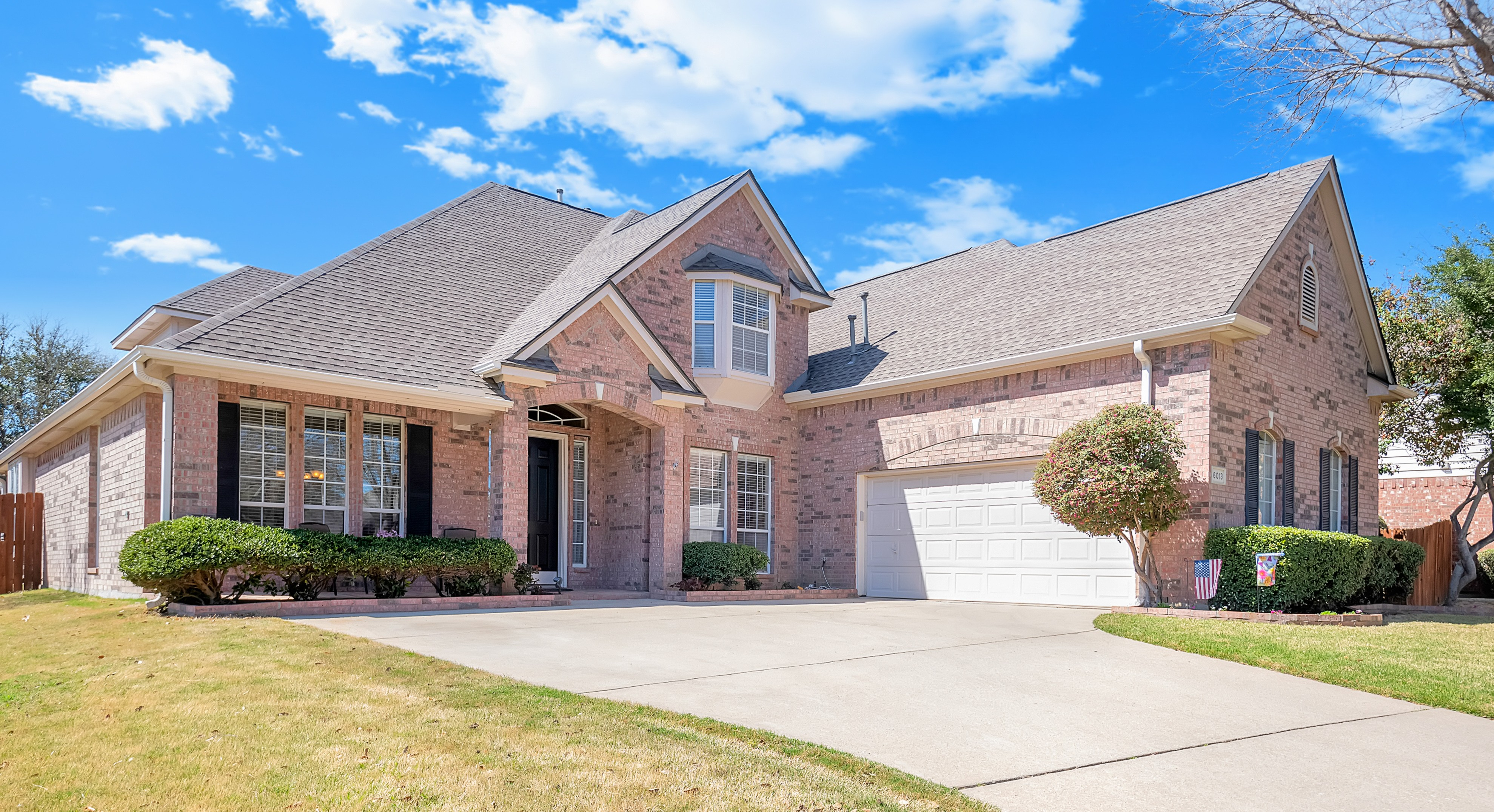 Elegant brick home in the Dallas-Fort Worth Metroplex - DuChene Realty