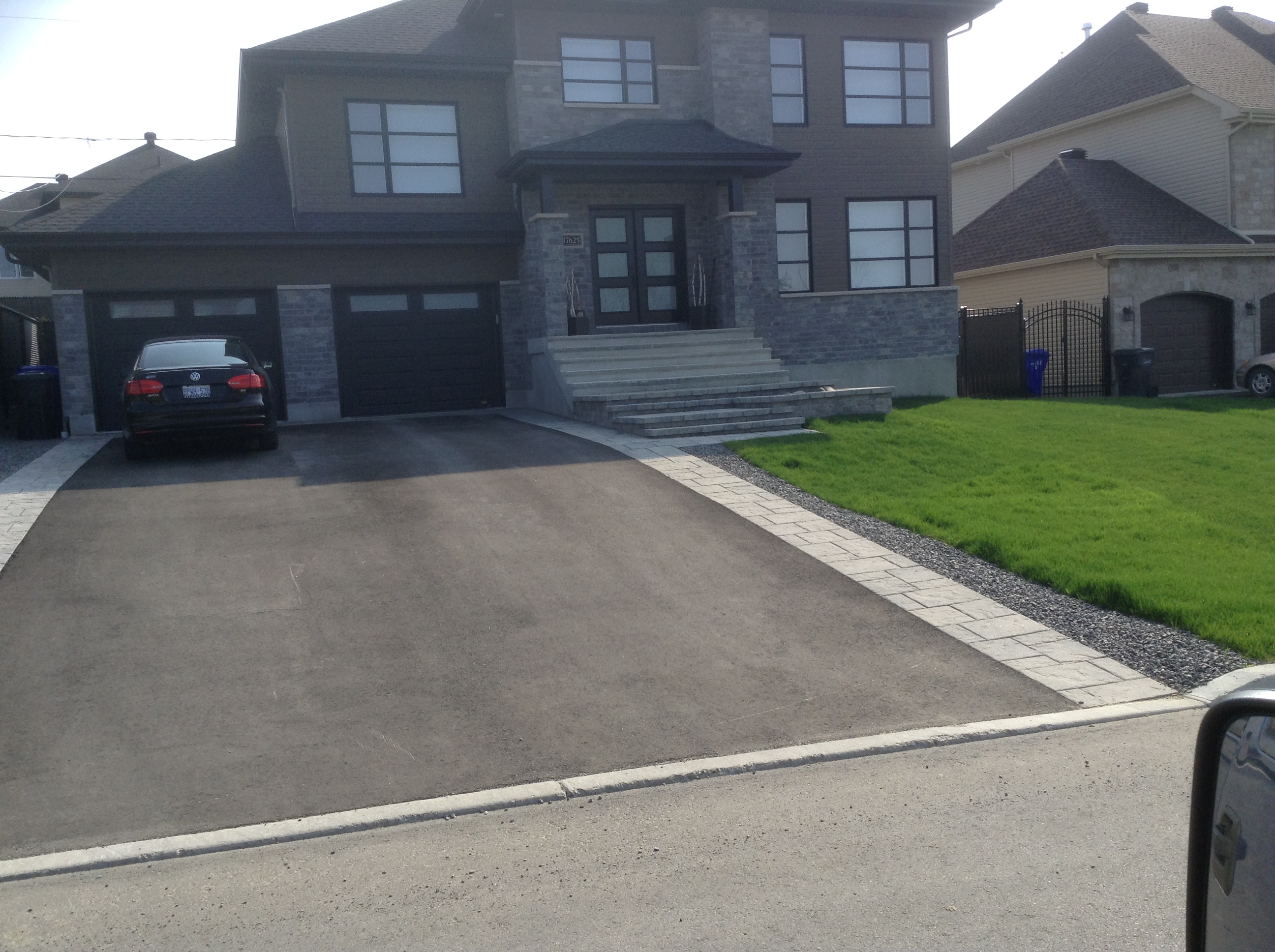 Pavage d'asphalte résidentiel terminé à Laval — Casabella Pavage