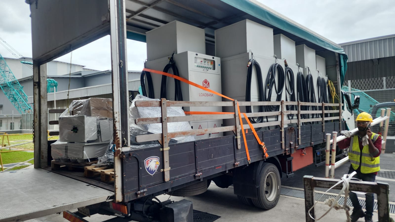 Tailgate Box Lorry Rental Singapore