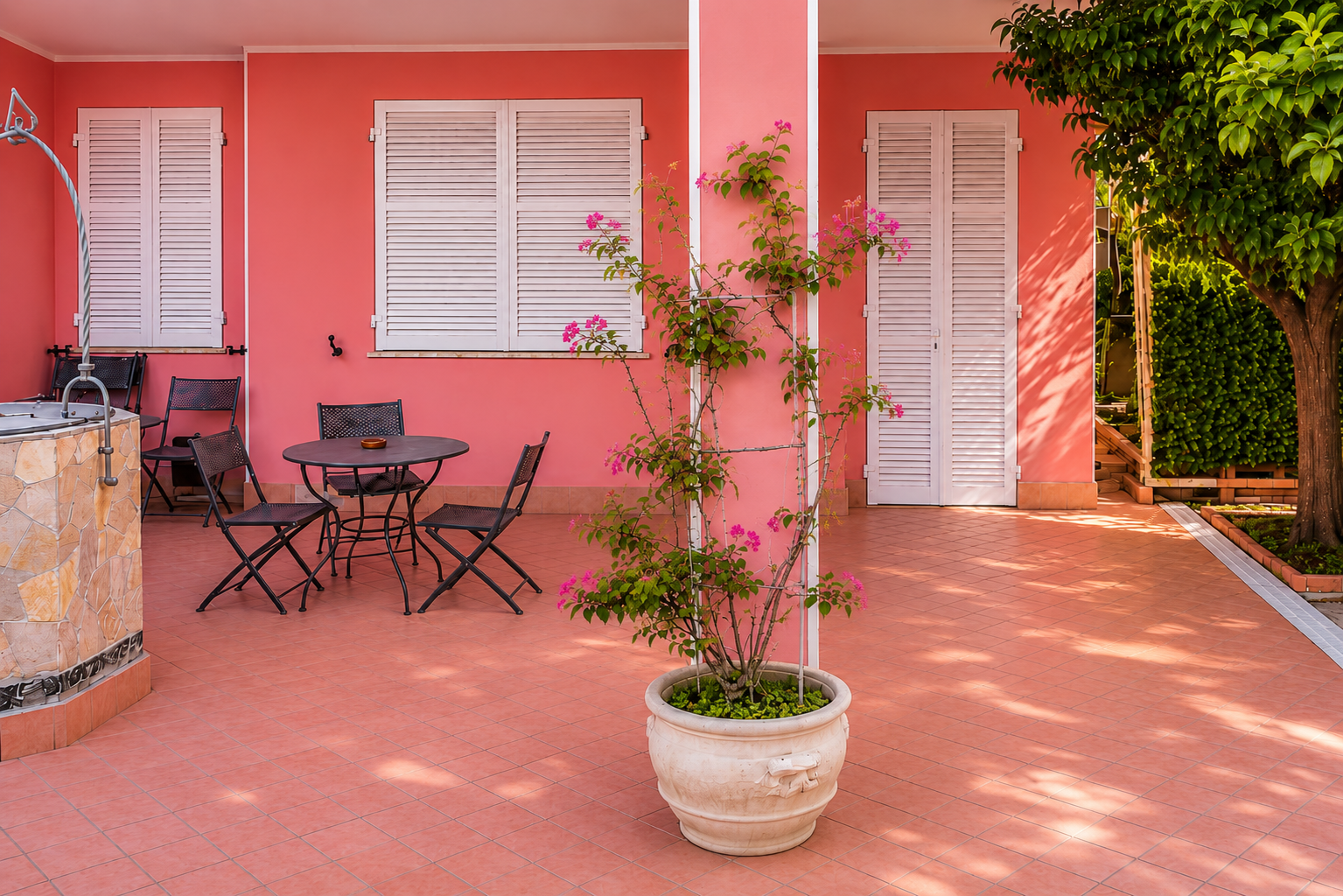 Patio rosa con bouganville