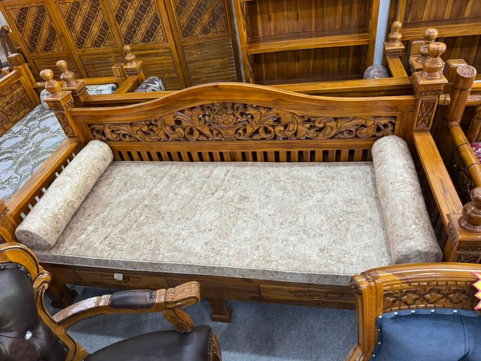 DAYBED JATI UKIRAN BUNGA KLASIK - KUSYEN KELABU MARBLE + LACI