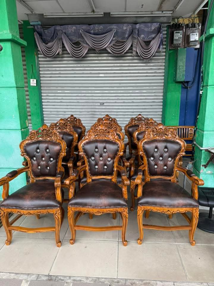 SET 6 KERUSI MAKAN JATI UKIRAN DIRAJA - KULIT COKLAT BERKANCING KRISTAL