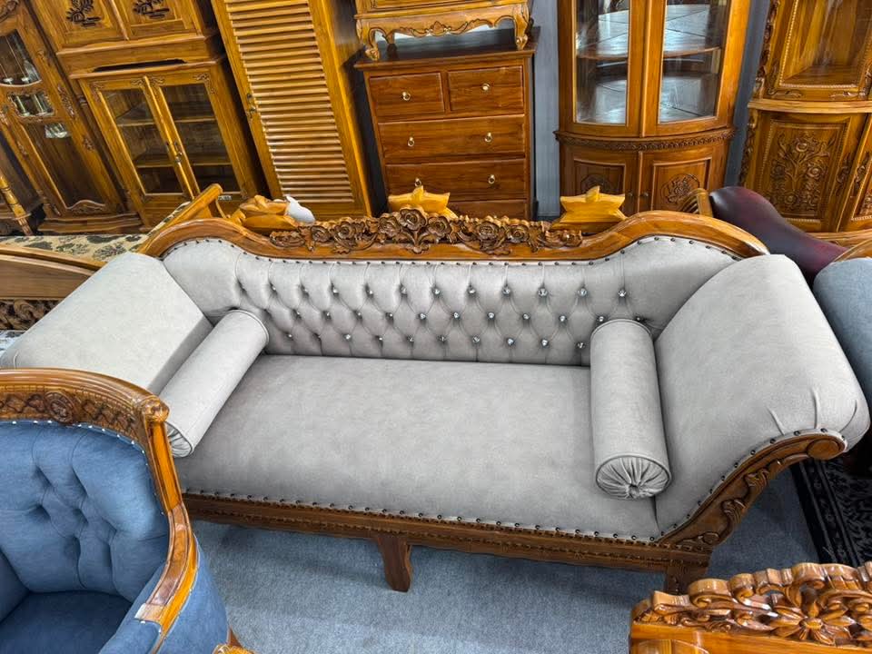 DAYBED JATI UKIRAN BUNGA CHESTERFIELD - BALDU KELABU BERKANCING KRISTAL