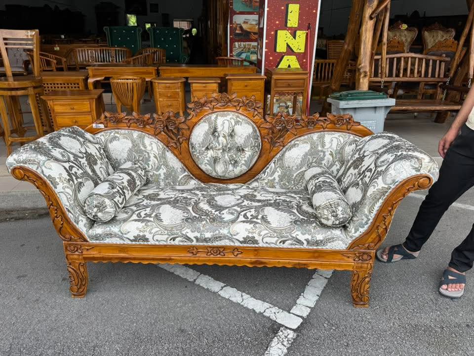 DAYBED JATI UKIRAN BUNGA MAHKOTA - DAMASK KELABU PAISLEY