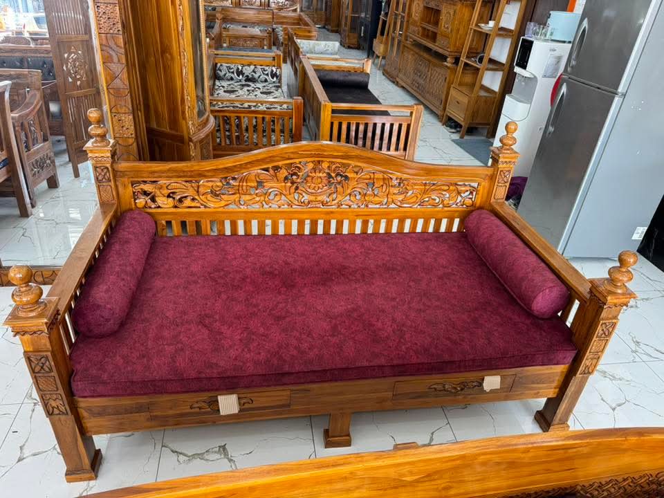 DAYBED JATI UKIRAN BUNGA - KUSYEN MERAH MAROON + LACI