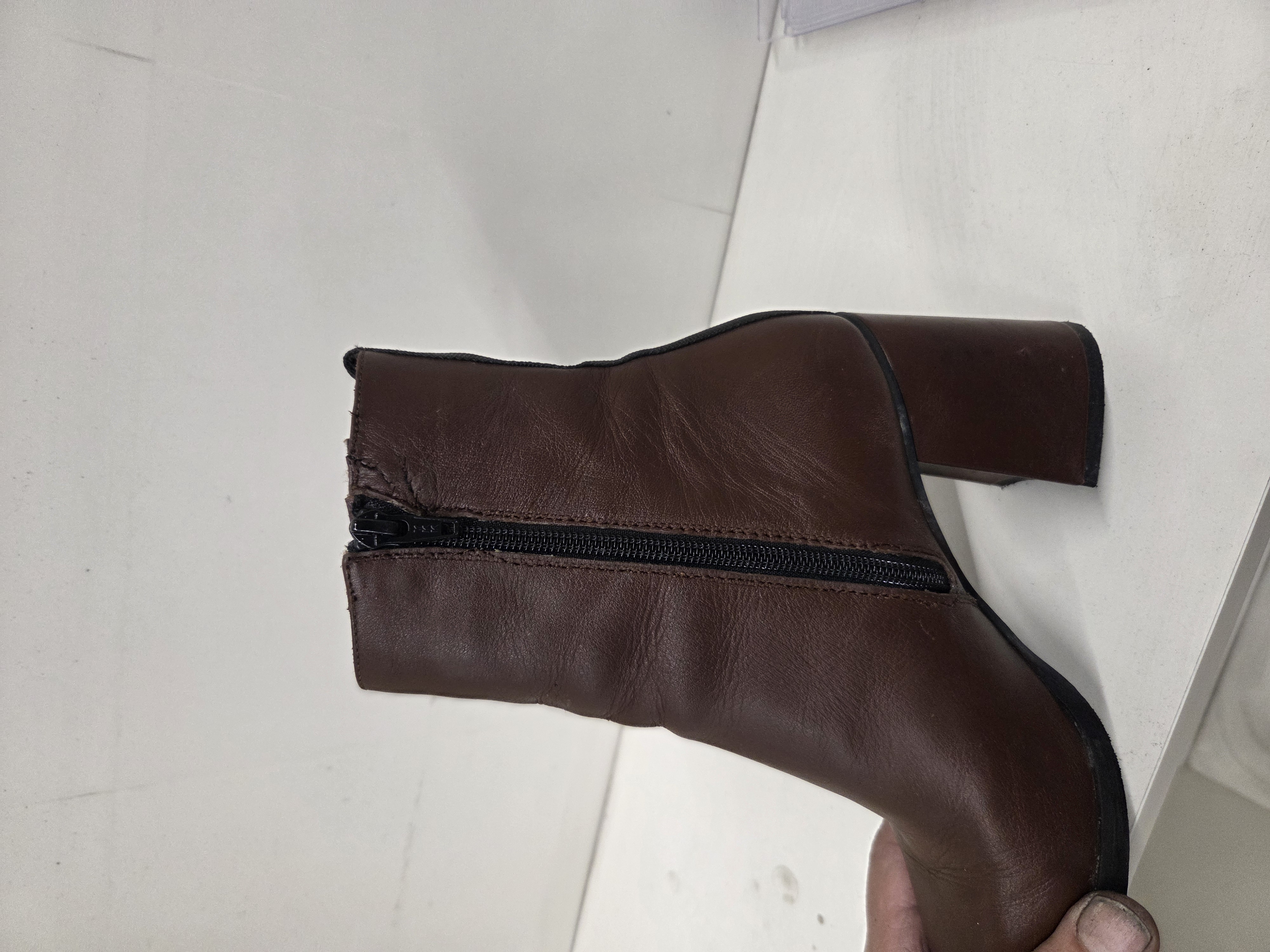 Botine maro - fermoar reparat