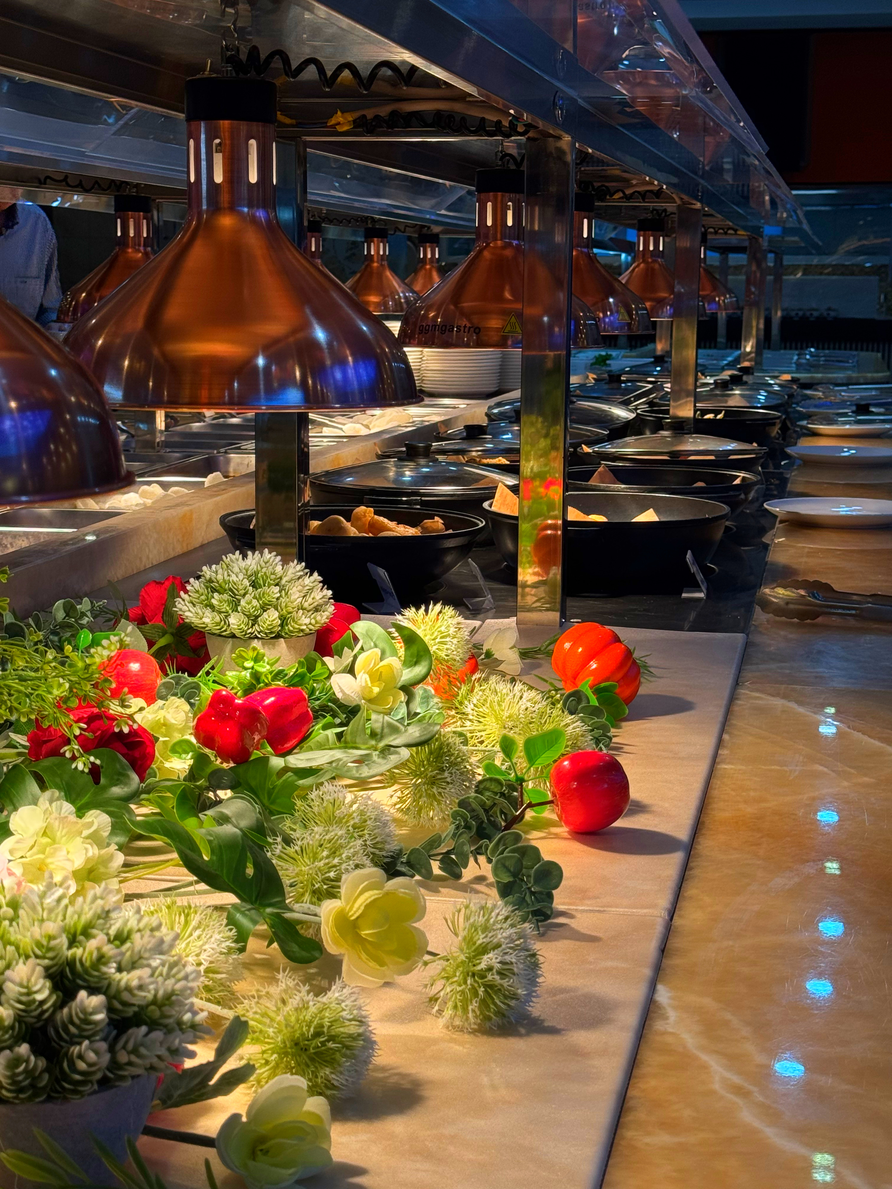 Buffet · Copper lamps