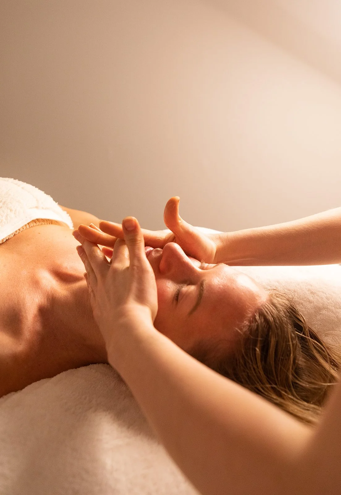 Lymphatic drainage facial treatment results