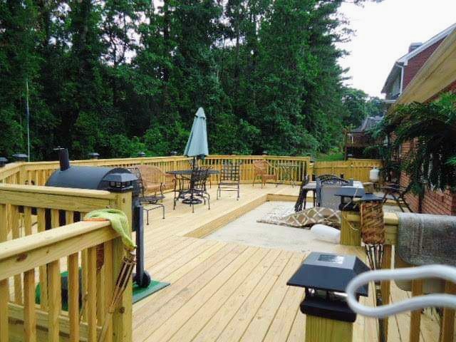 Custom Deck with Outdoor Furniture