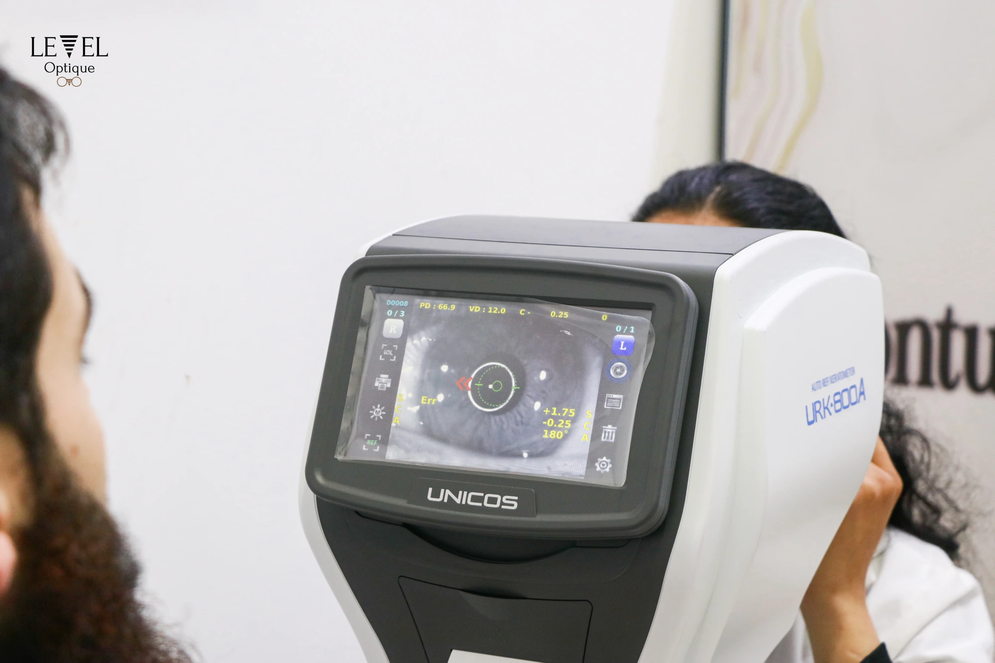 Autoréfractomètre UNICOS URK-800A — mesure de la vue en cabinet Level Optique Rabat
