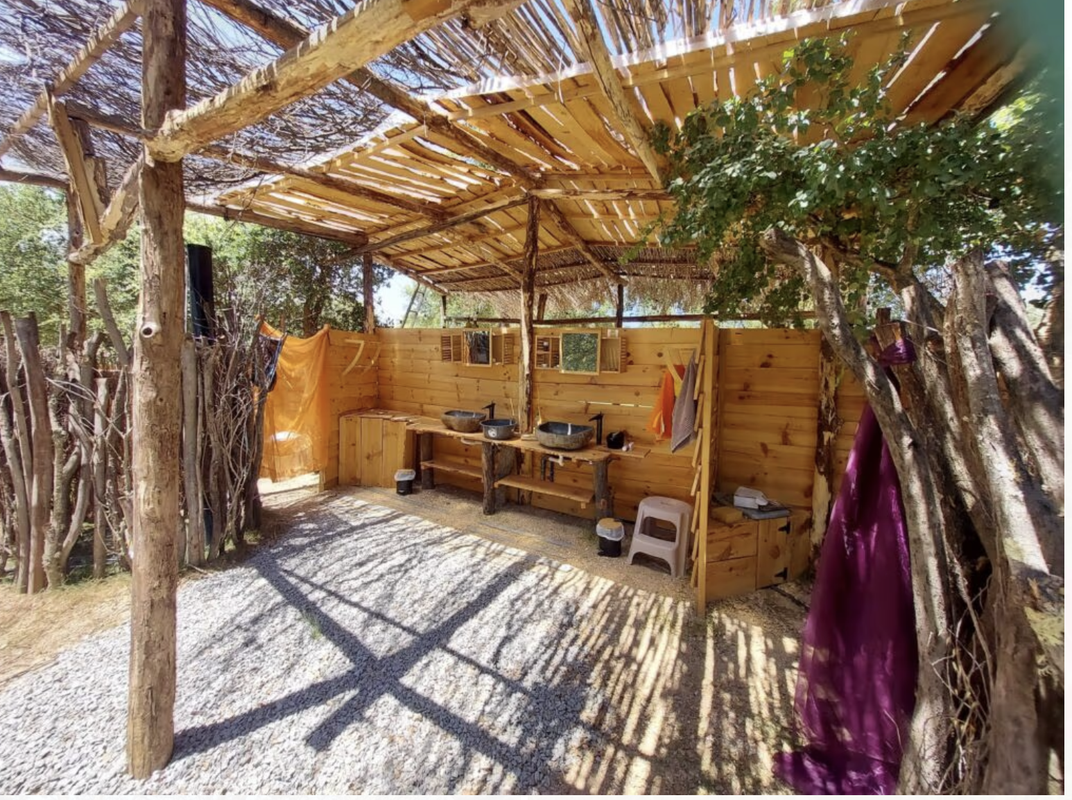 Outdoor kitchen area