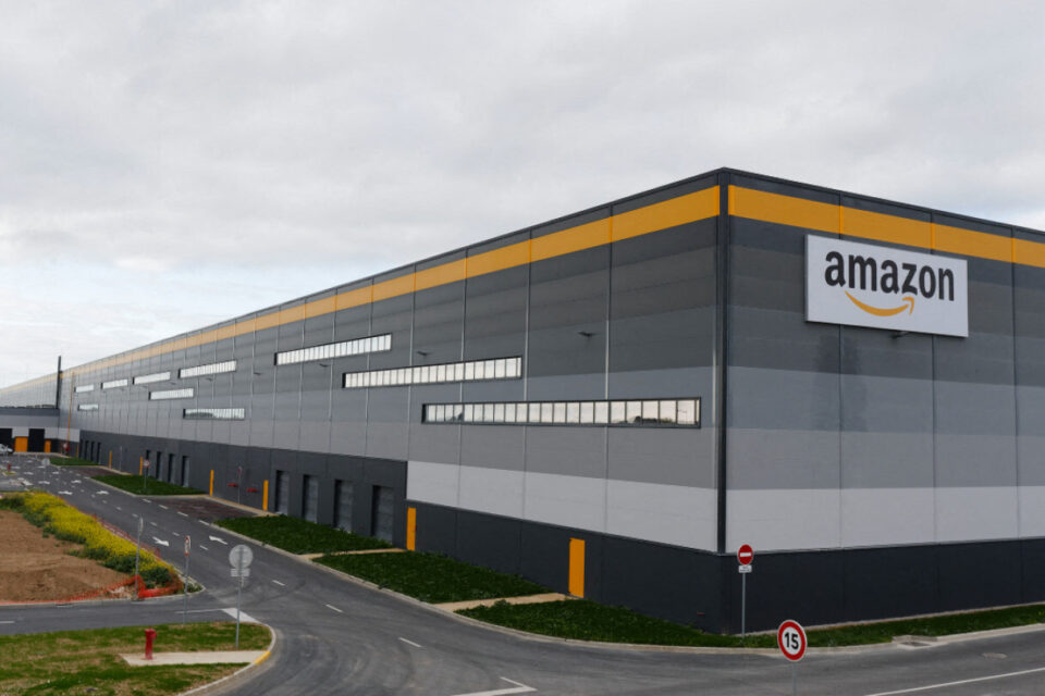 Entrepôt Amazon BVA1
