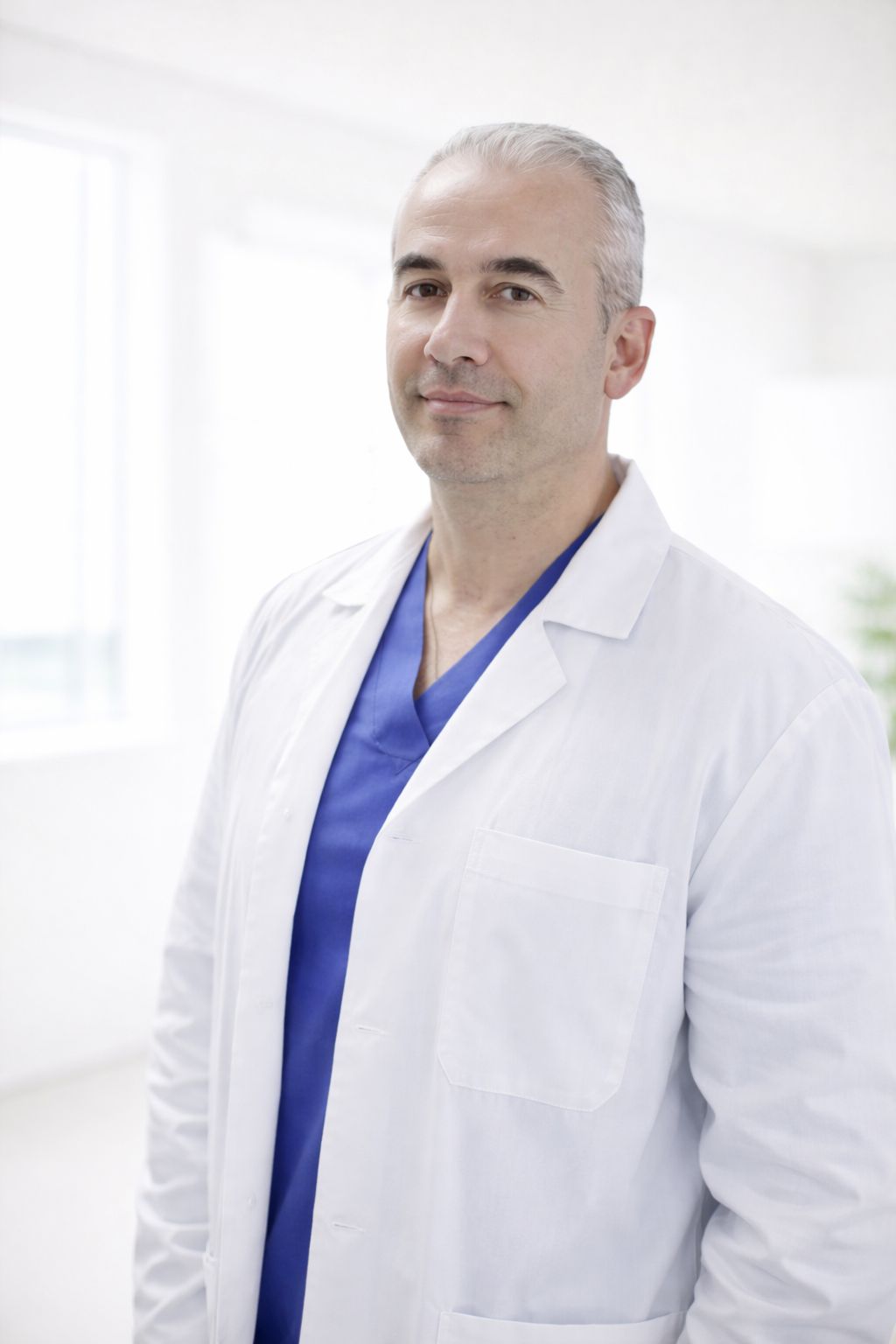 Dr. Sotirios Tsomkopoulos - Haartransplantation Spezialist Dion Hair Clinic Mönchengladbach