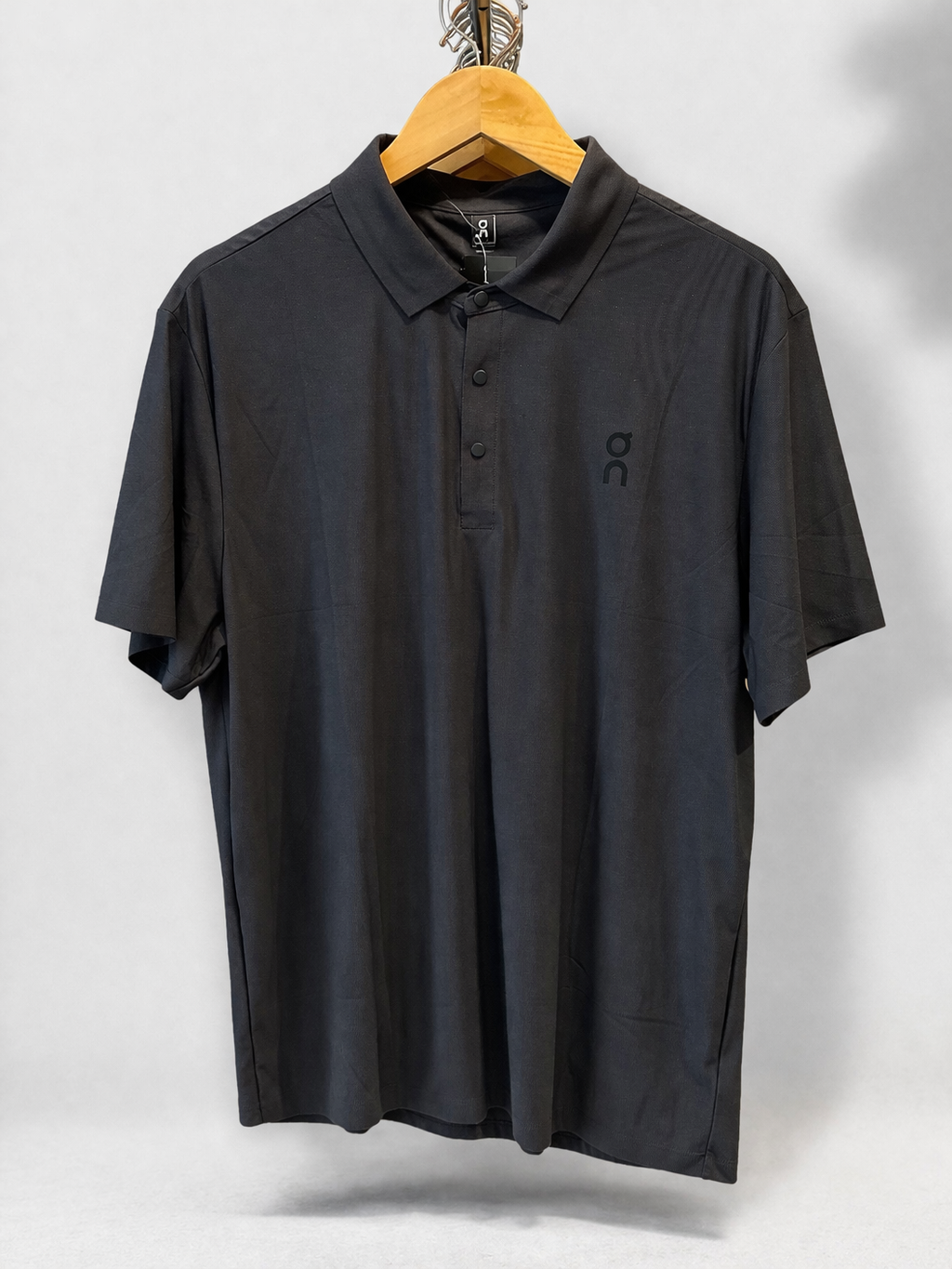 Camiseta Polo On Running Carbón