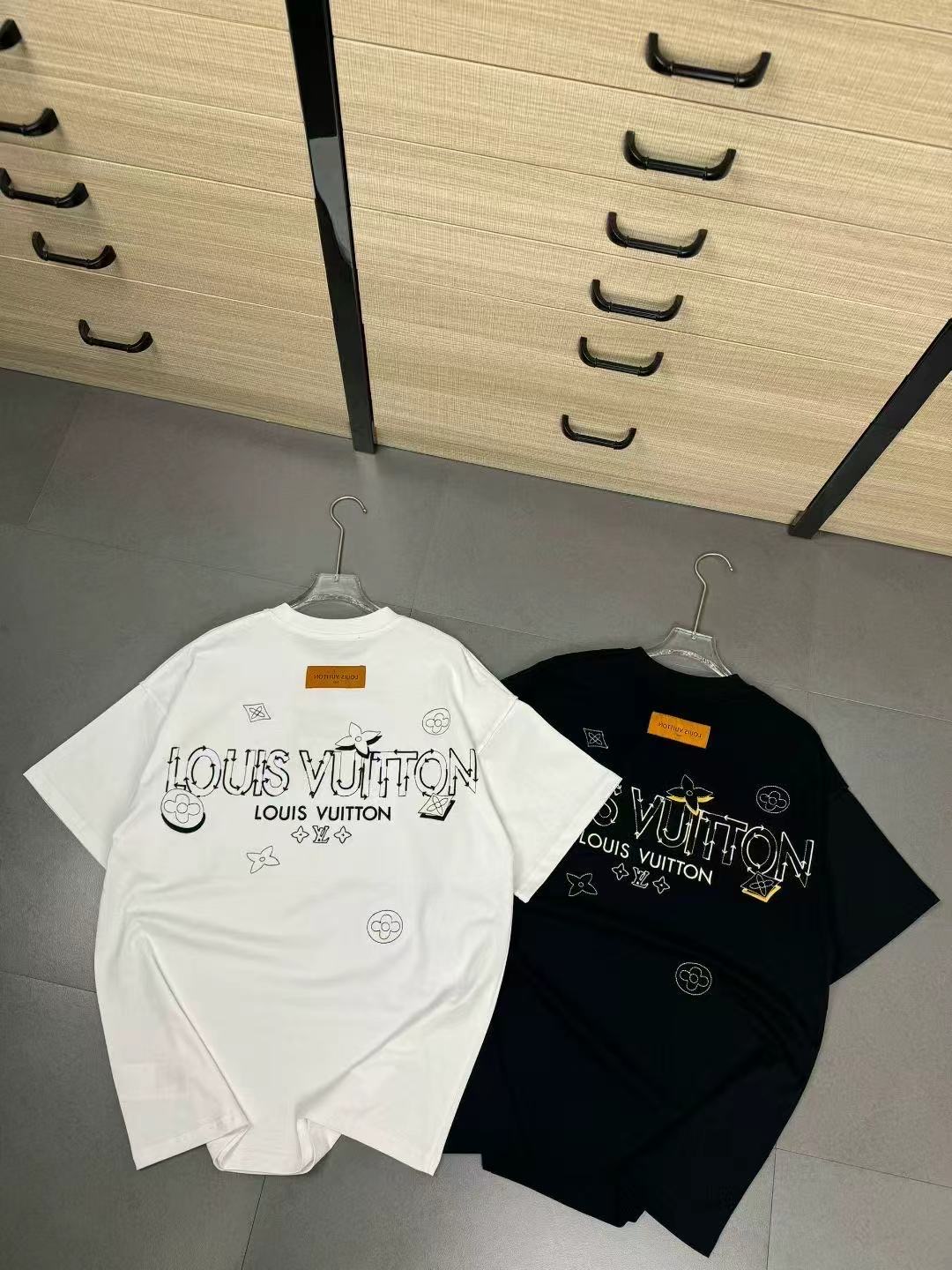 Camiseta Louis Vuitton Monogram Icons Print