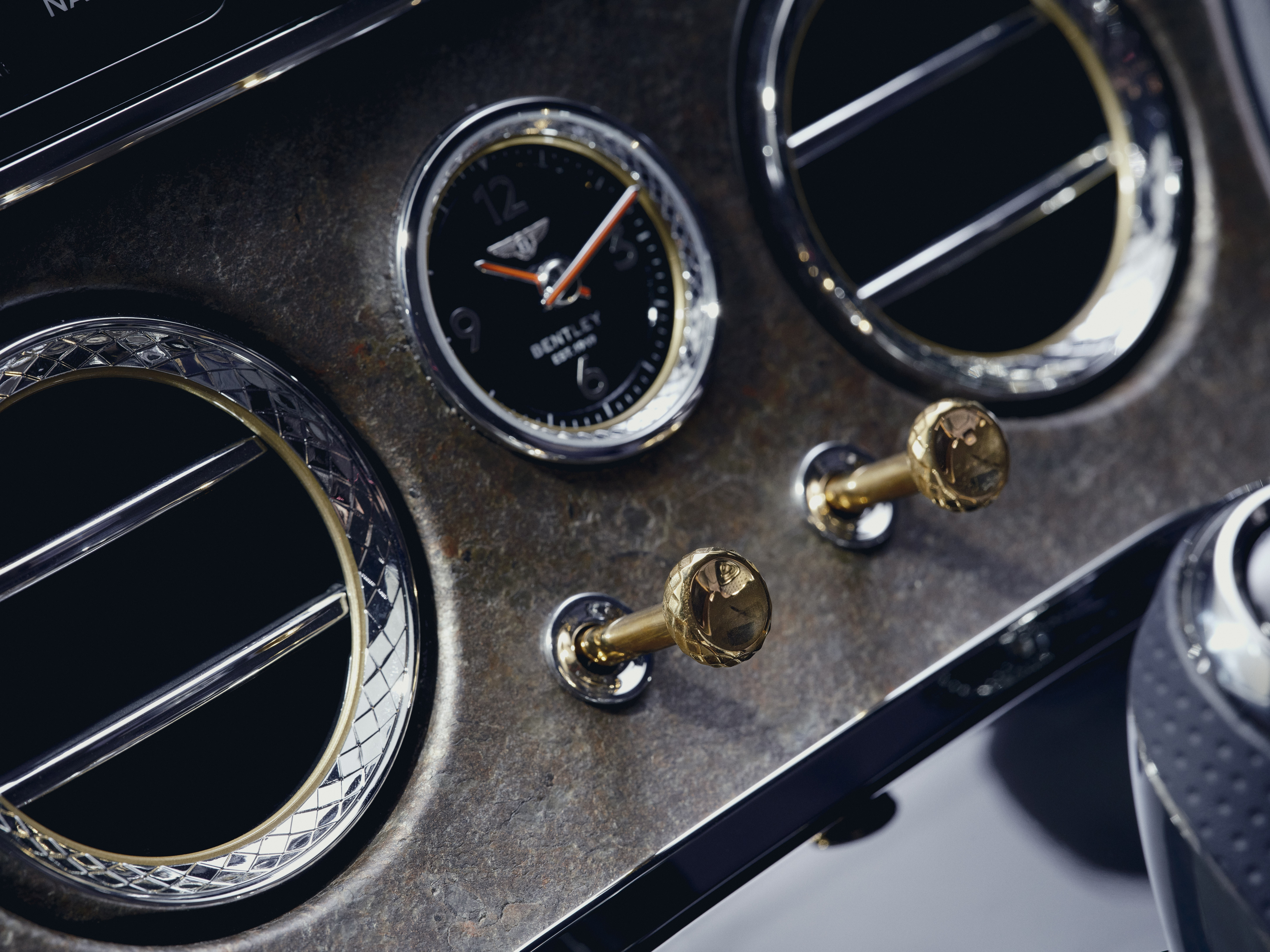 Extraordinary Women compose their harmonious Bentley Continental GTC - Image 44
