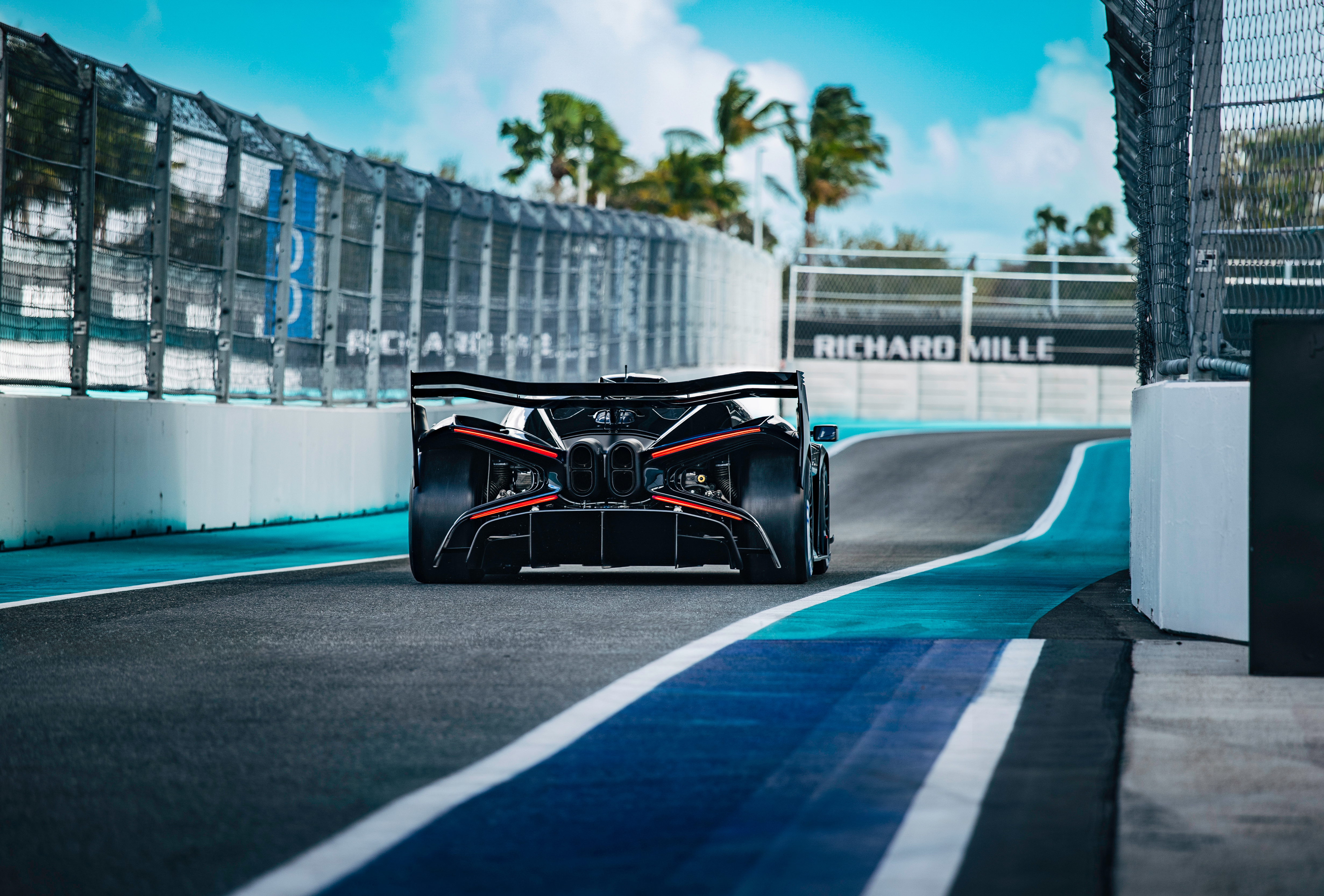 Feeling the Track: Bugatti Bolide owners master the sun-soaked asphalt in Miami - Image 23
