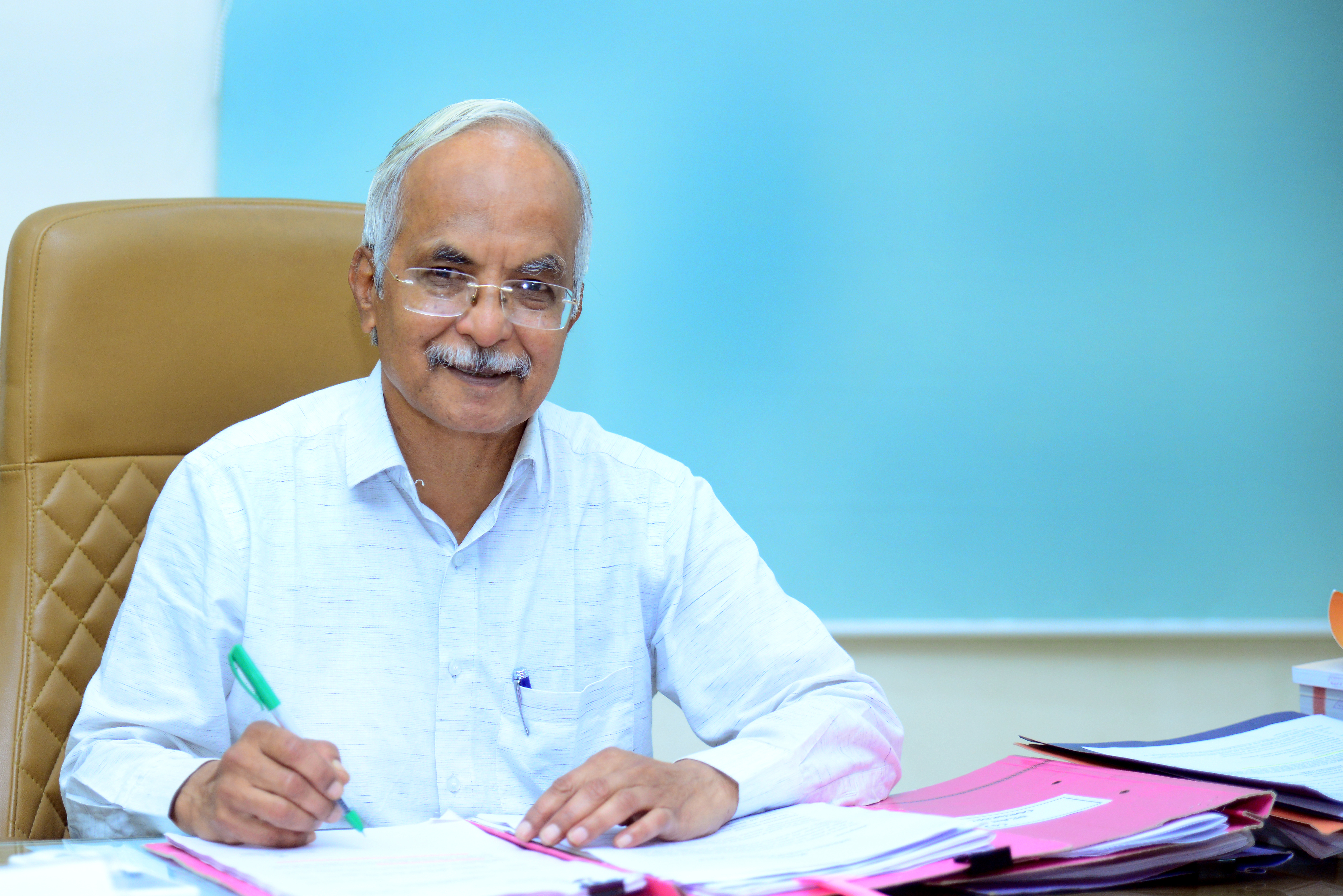Dr. Pradeep Kumar Kasar - Dean, SSMCH