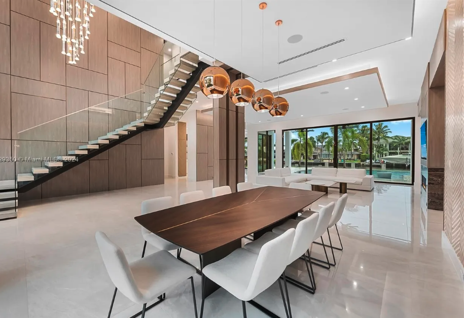 Elegant dining room - luxury home builder Naples