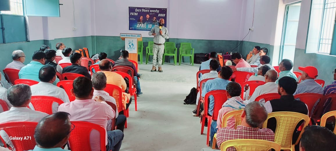 Pastor addressing church leaders during Bihar Revival mobilization meeting