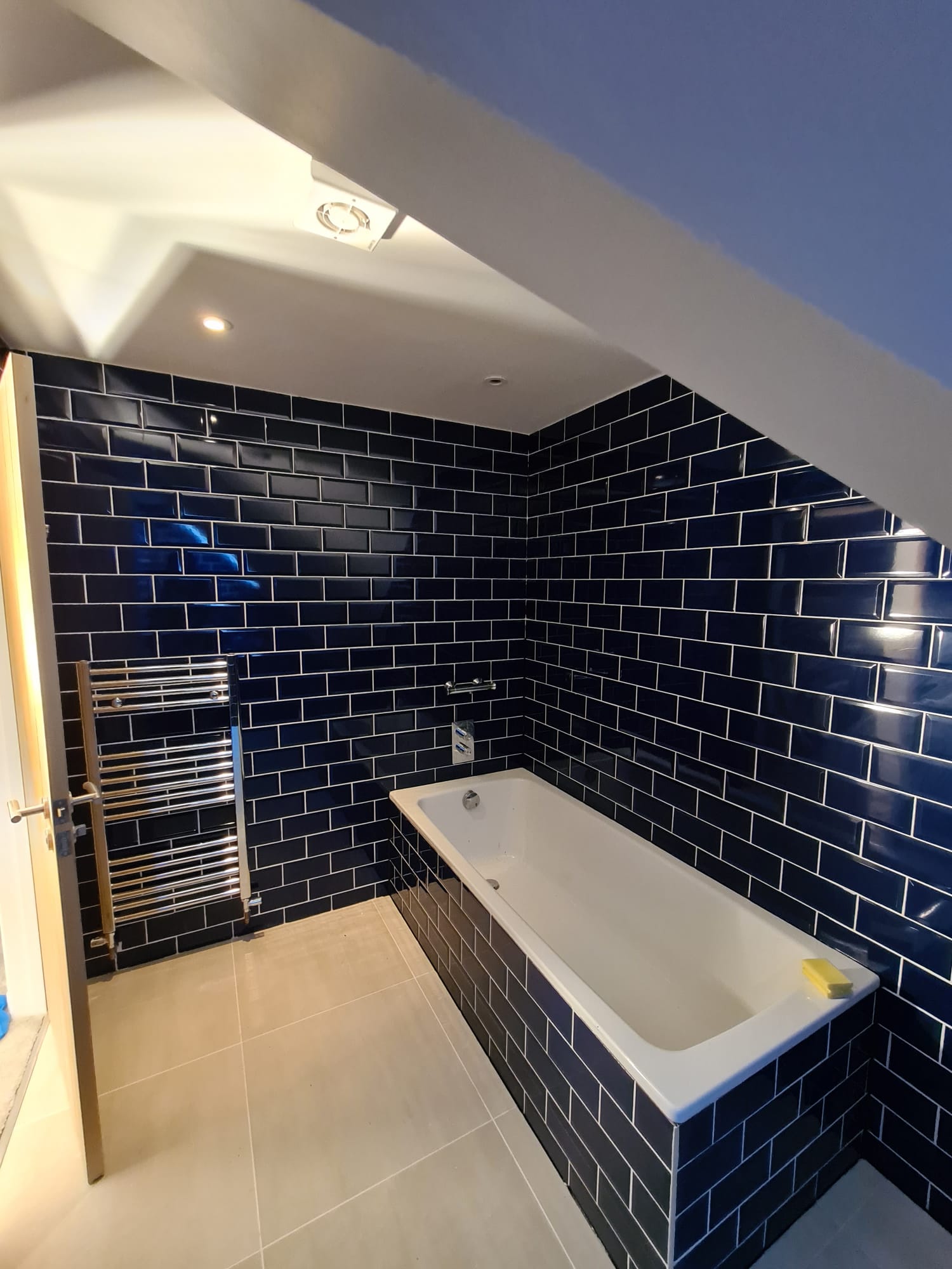 Richmond Loft Family Bathroom — Bath Detail