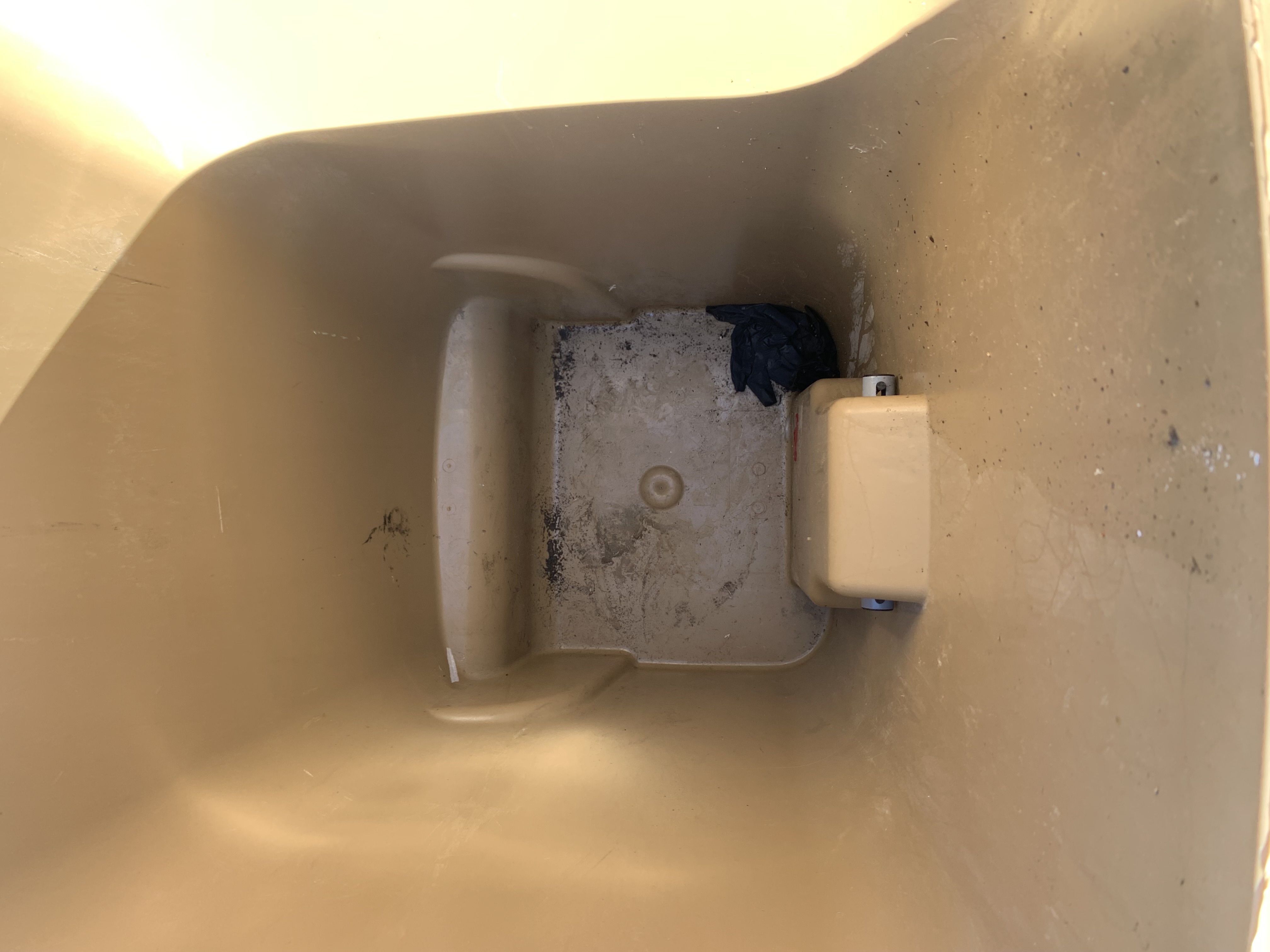 Garbage bin before cleaning