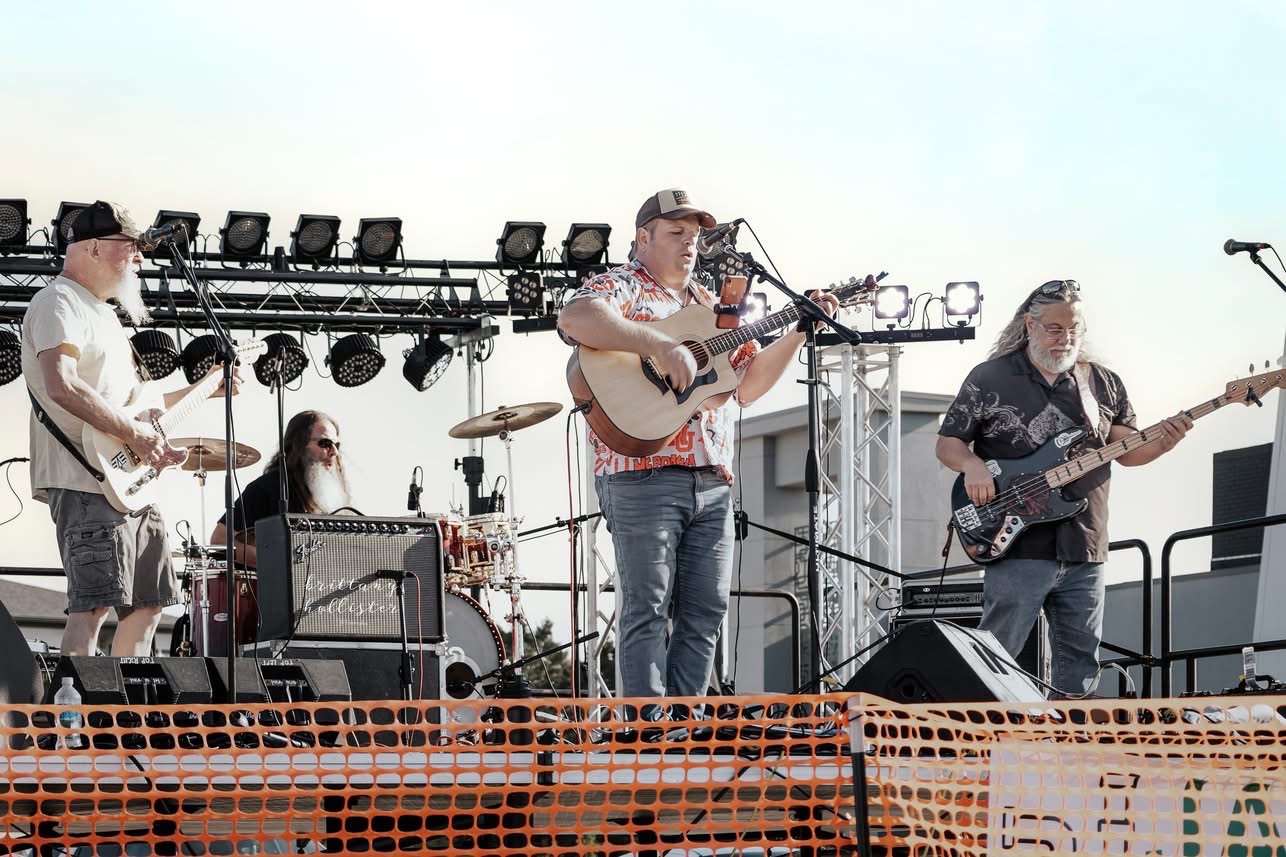 Alexander Richard with full band