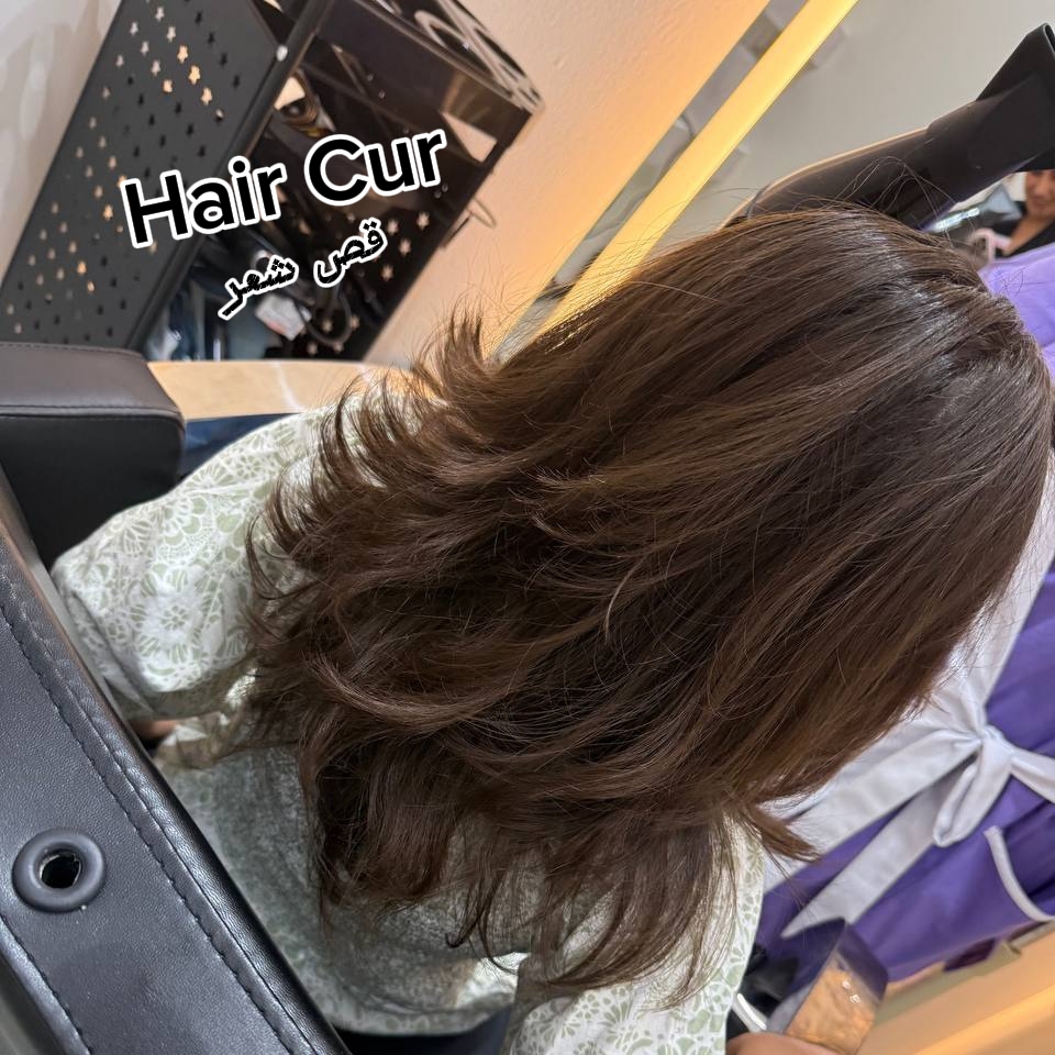 تسريحات شعر فاخرة وقص احترافي في صالون السماح أبو ظبي