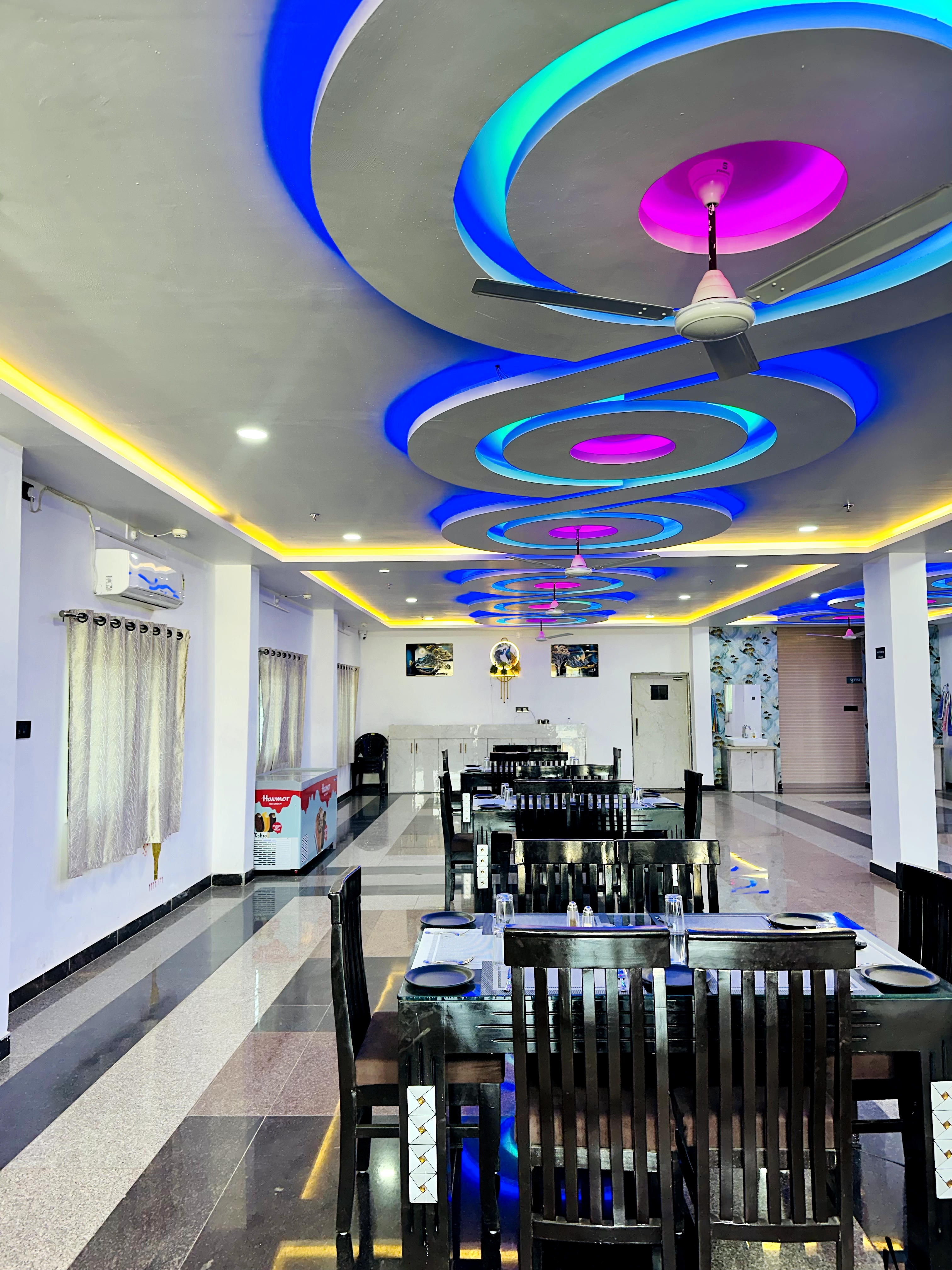 Ambe Palace dining area in Dungarpur Rajasthan - image 2