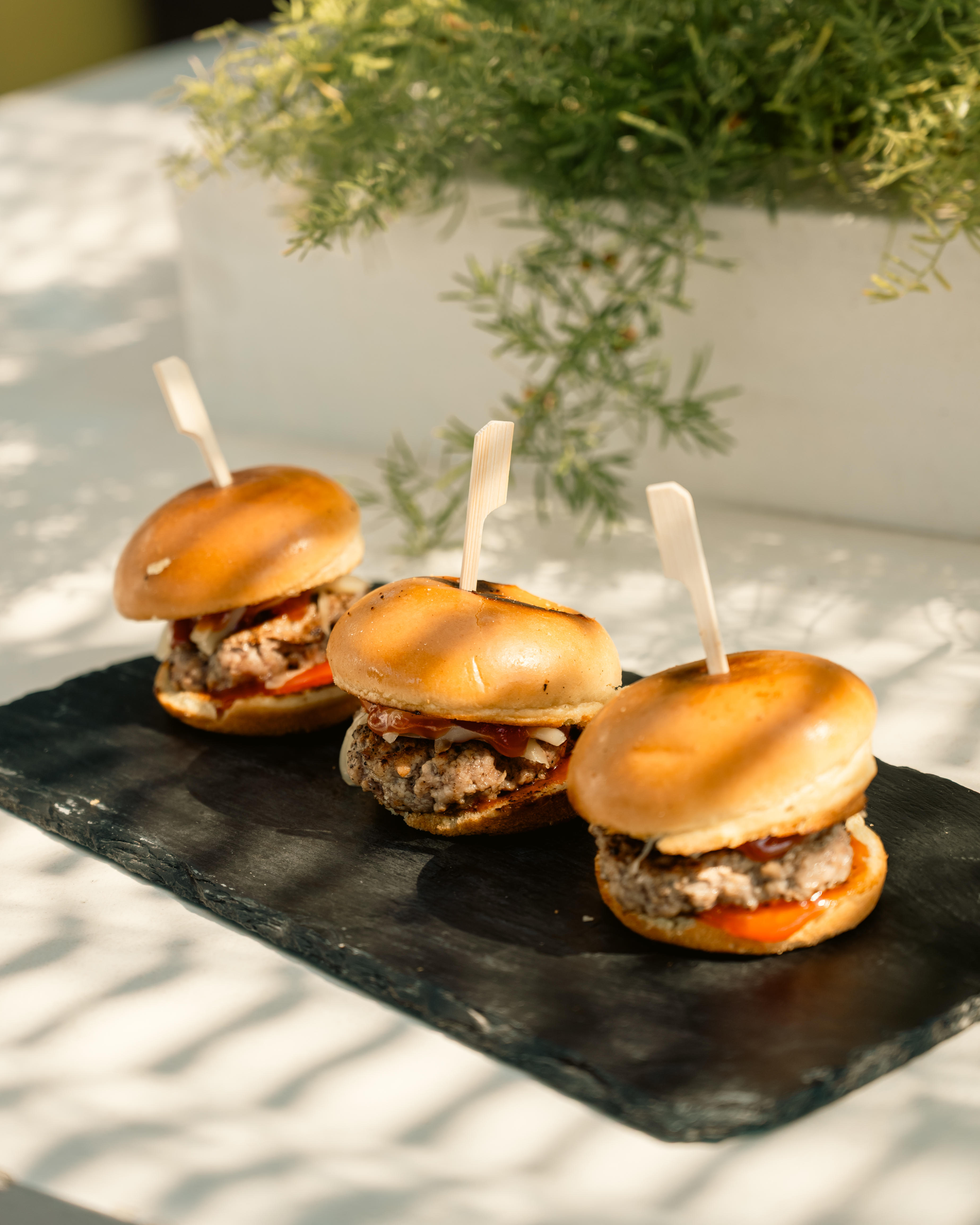 AMOS mini burgers