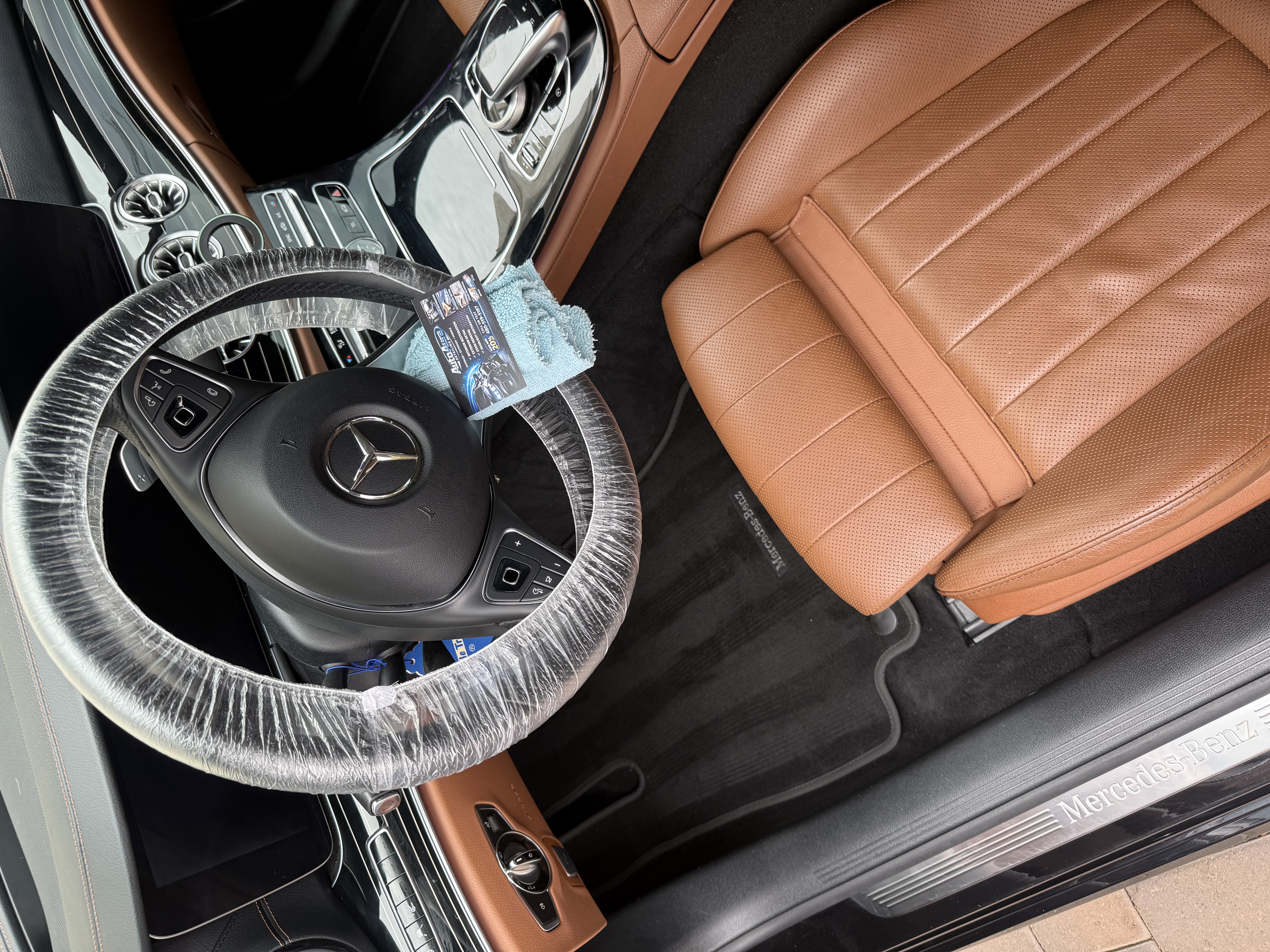 Mercedes Cognac Detail