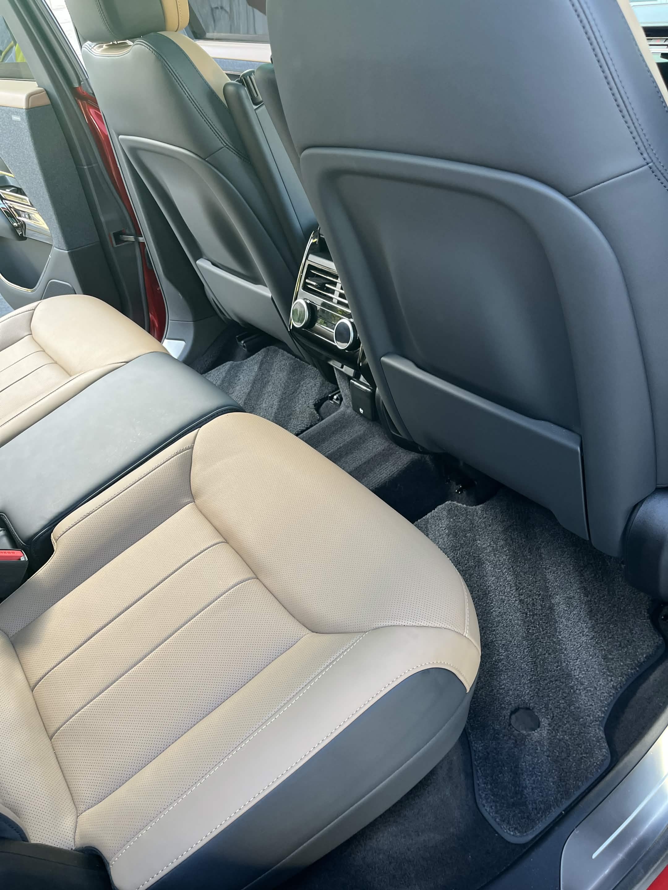 Range Rover Sport — Interior Detail