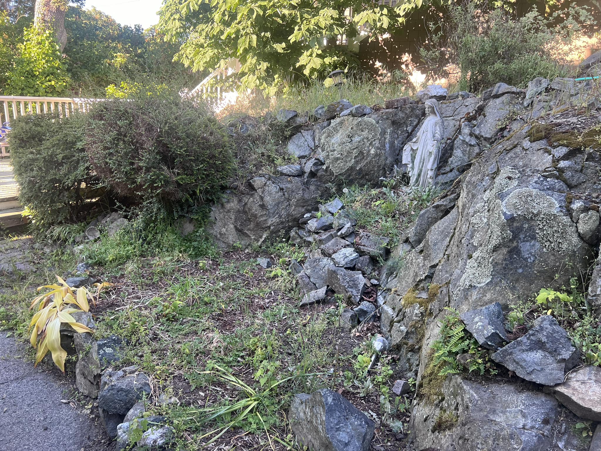 RETAINING WALLS