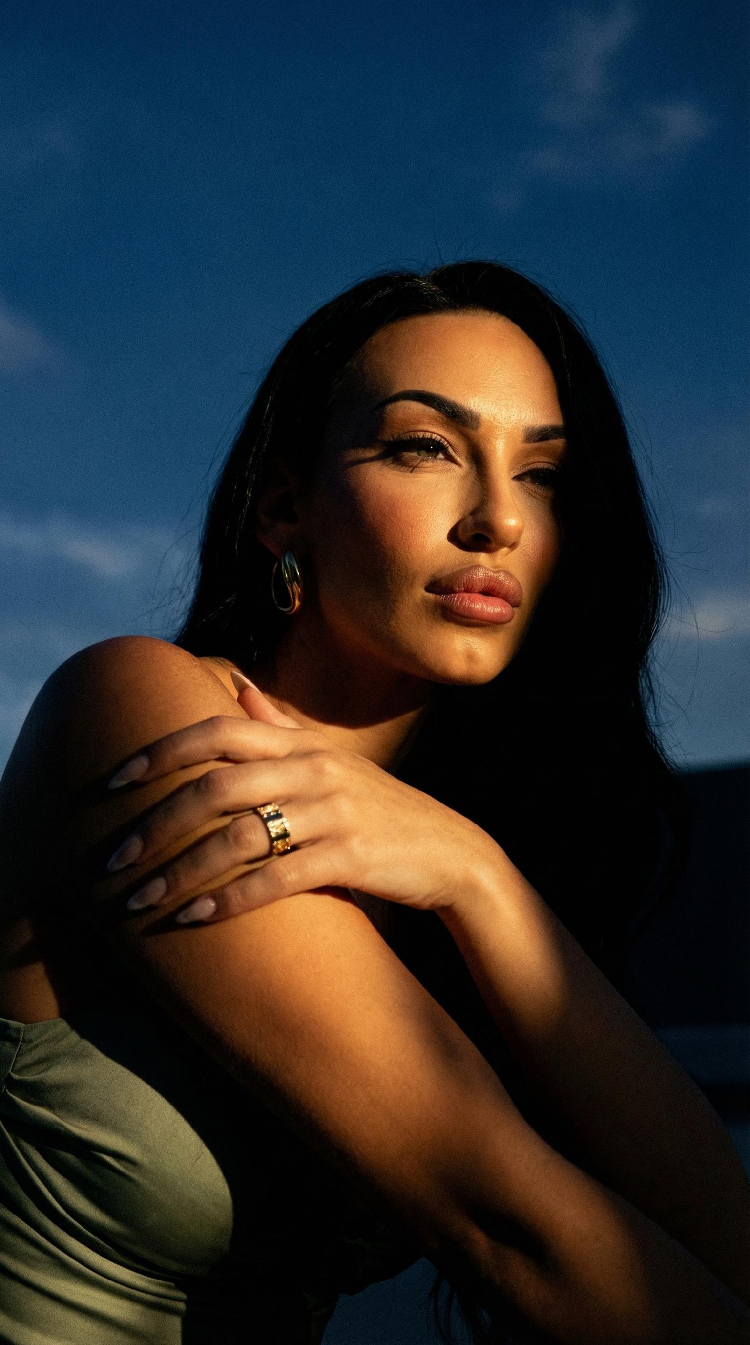KITZ GLOW Beauty Model 1