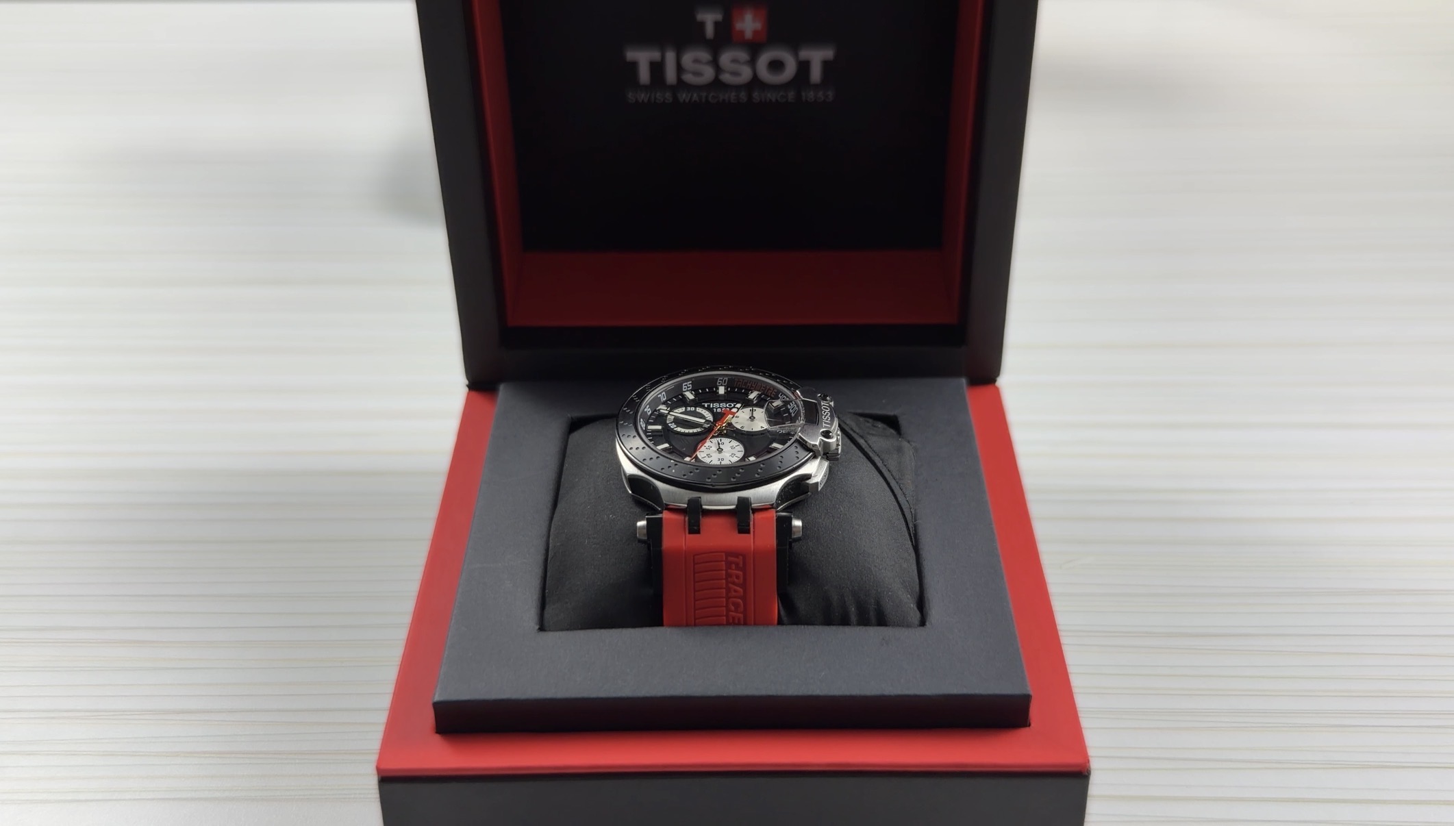 Tissot T-Race en caja oficial - Vista frontal