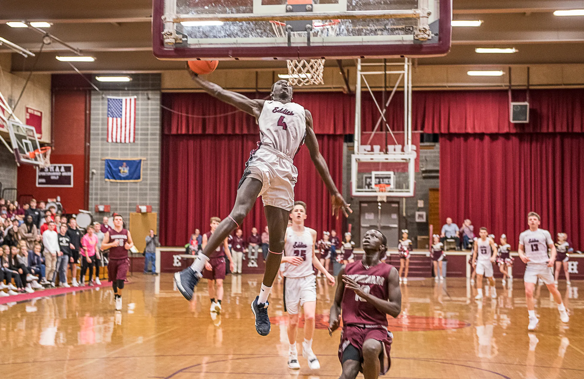 Boys Basketball: Edward Little Grinds Out Quarterfinal Win Over Windham
