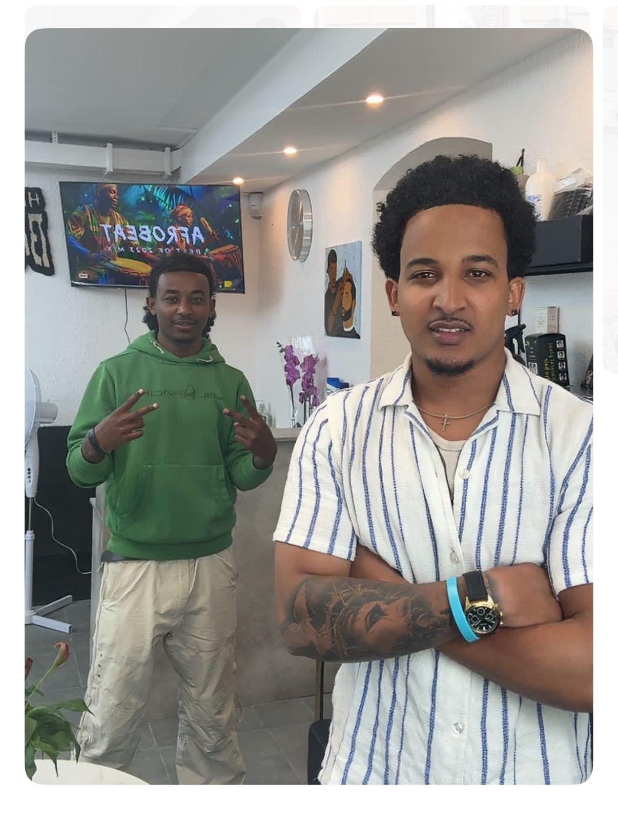 Tsinat och Wael — Holy Barber Shop
