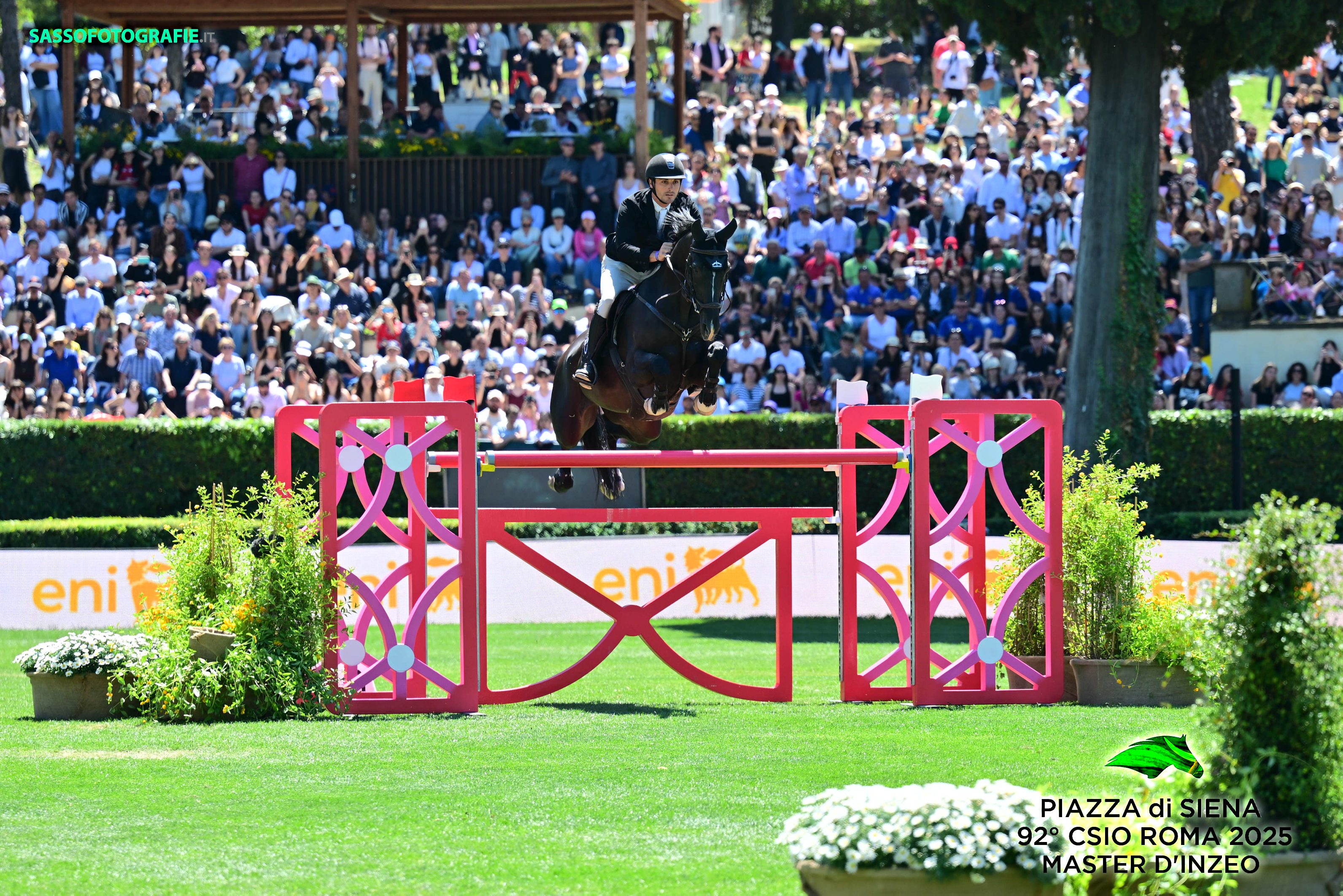 Piazza di Siena - Jump