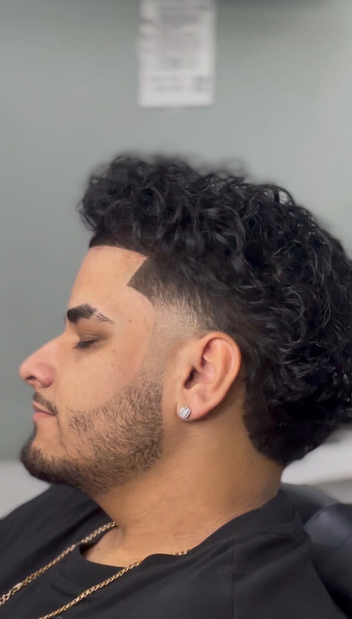 Curly top with shape-up