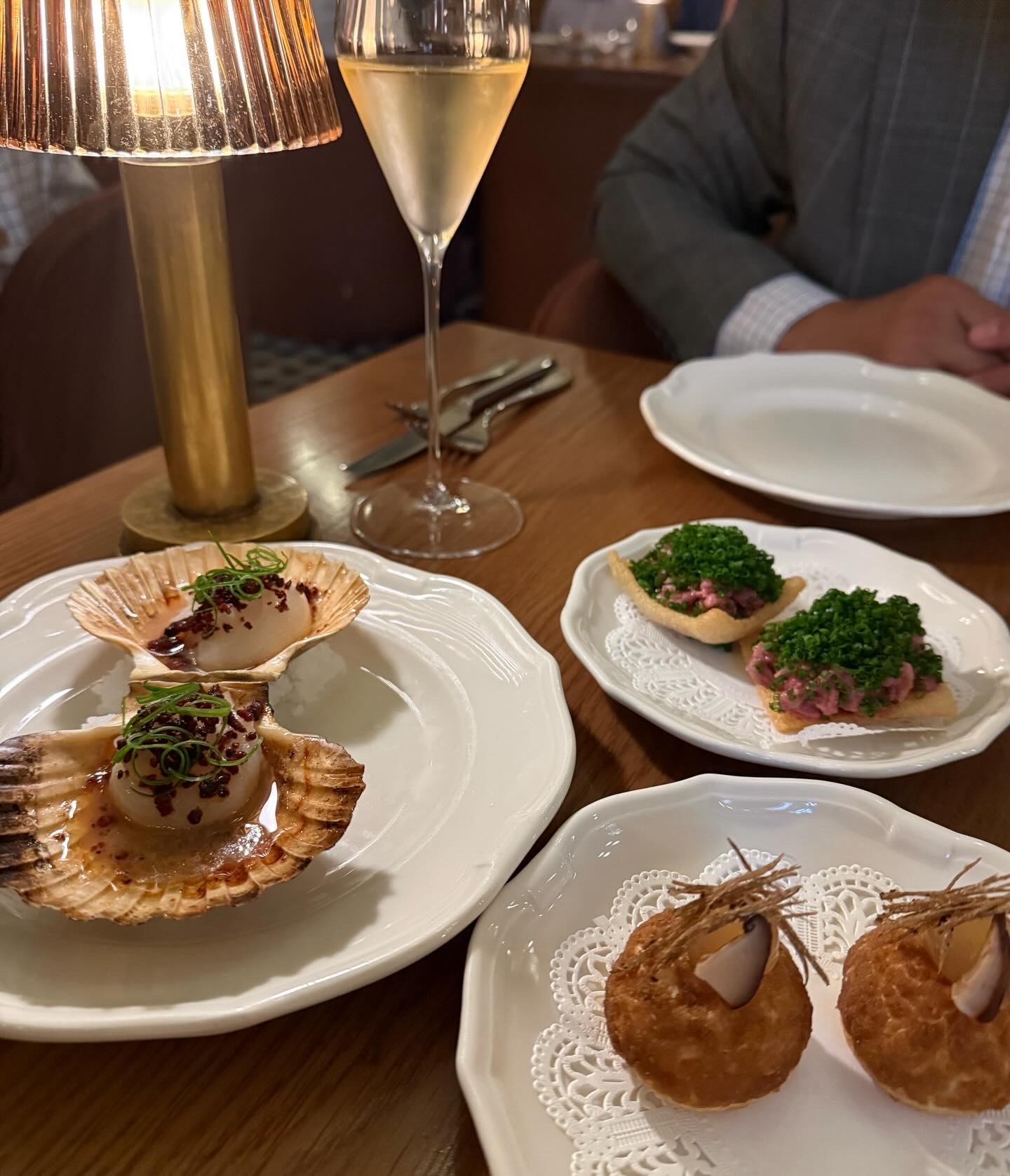Scallops, tartare and champagne at a candlelit degustation