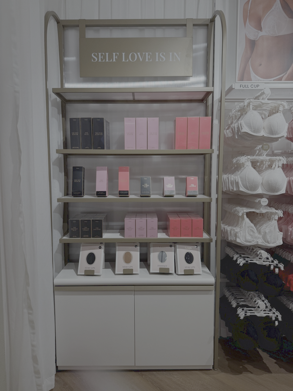 Léays — Self Love is In display