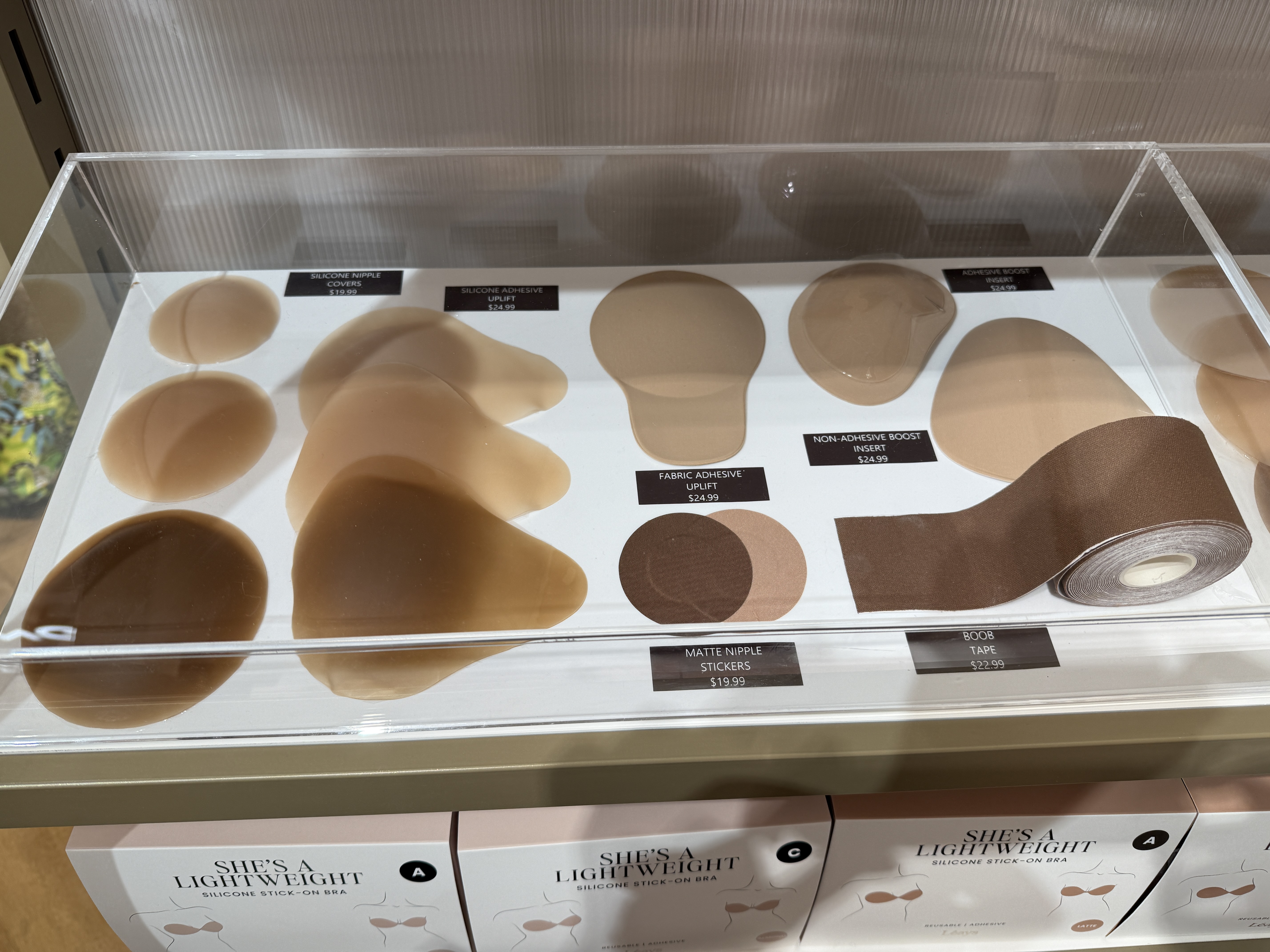Léays — product solutions display