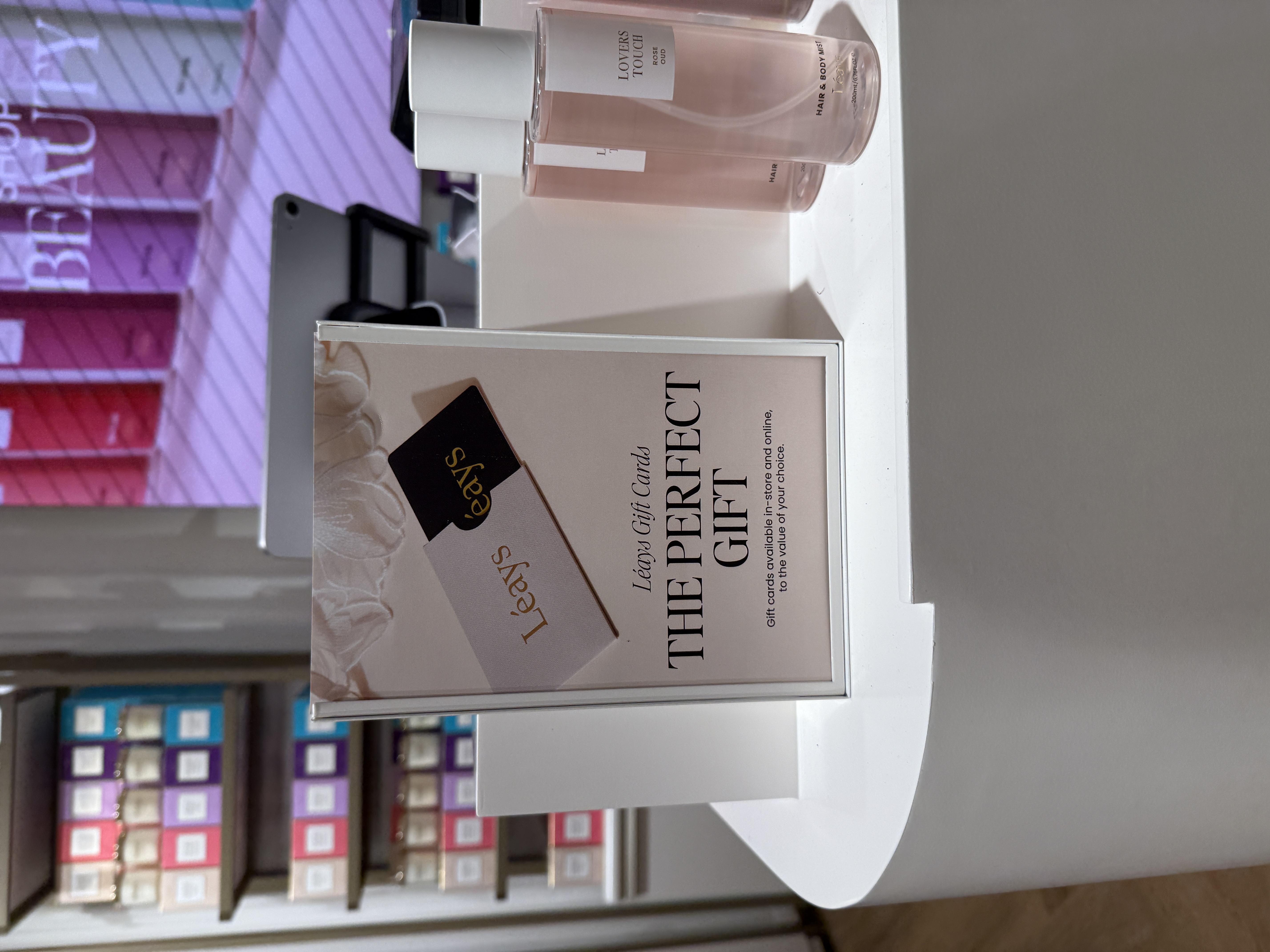 Léays — Gift Cards display