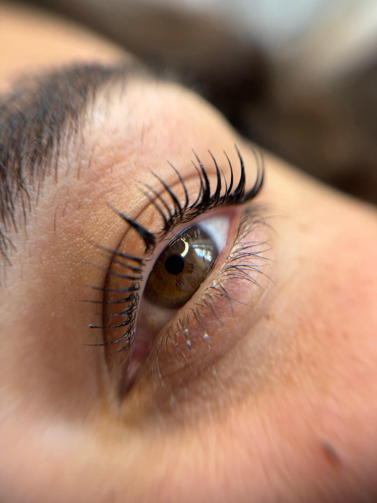 Lash Lifting