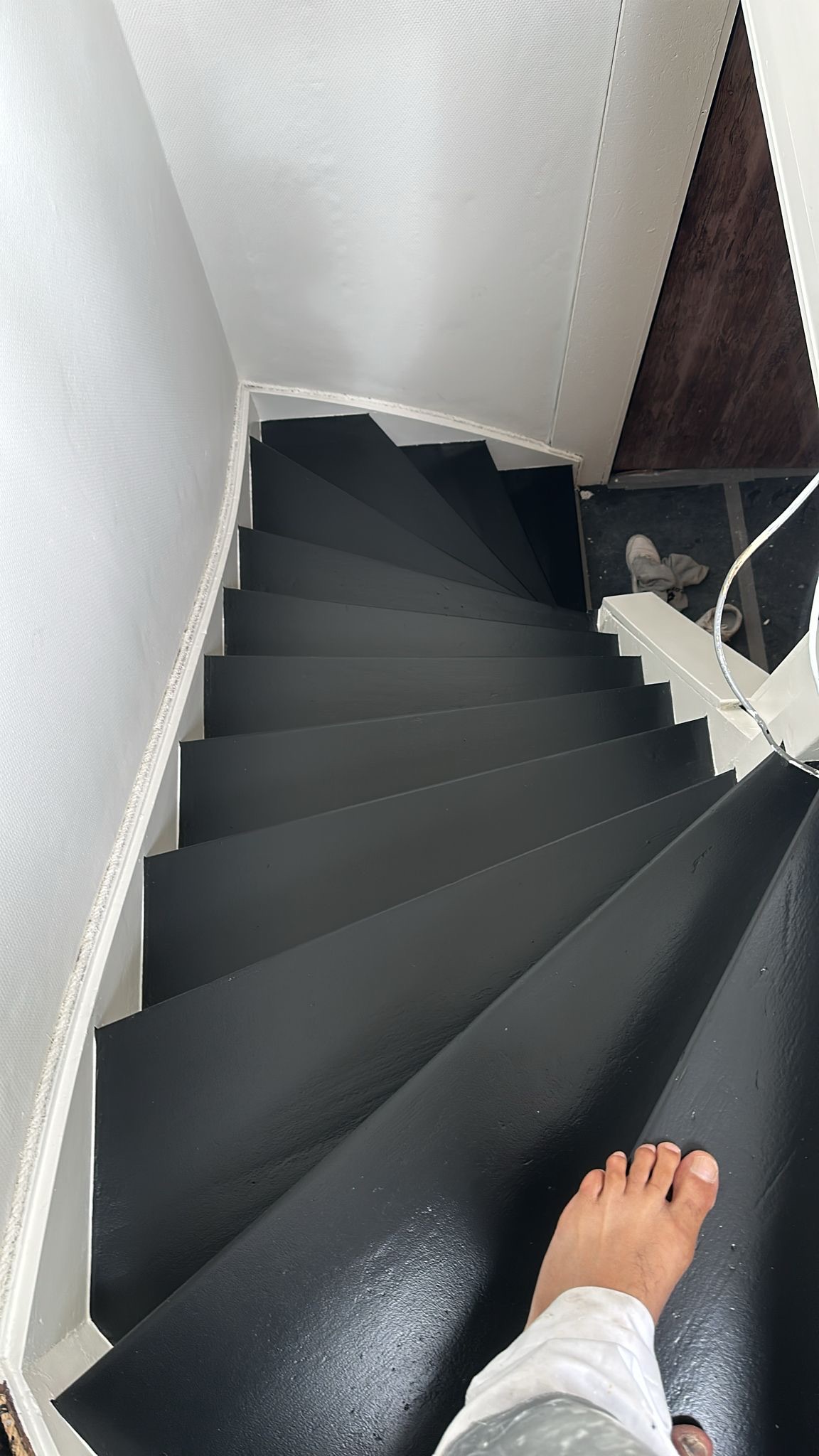 Trap schilderwerk zwart - Lakwerk Loosdrecht