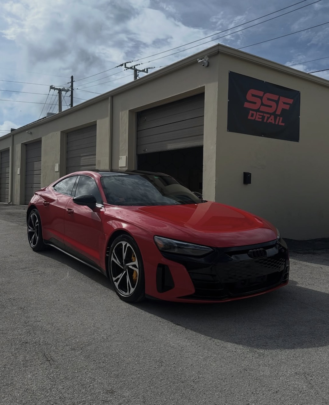 Red Audi RS e-tron GT Detailing