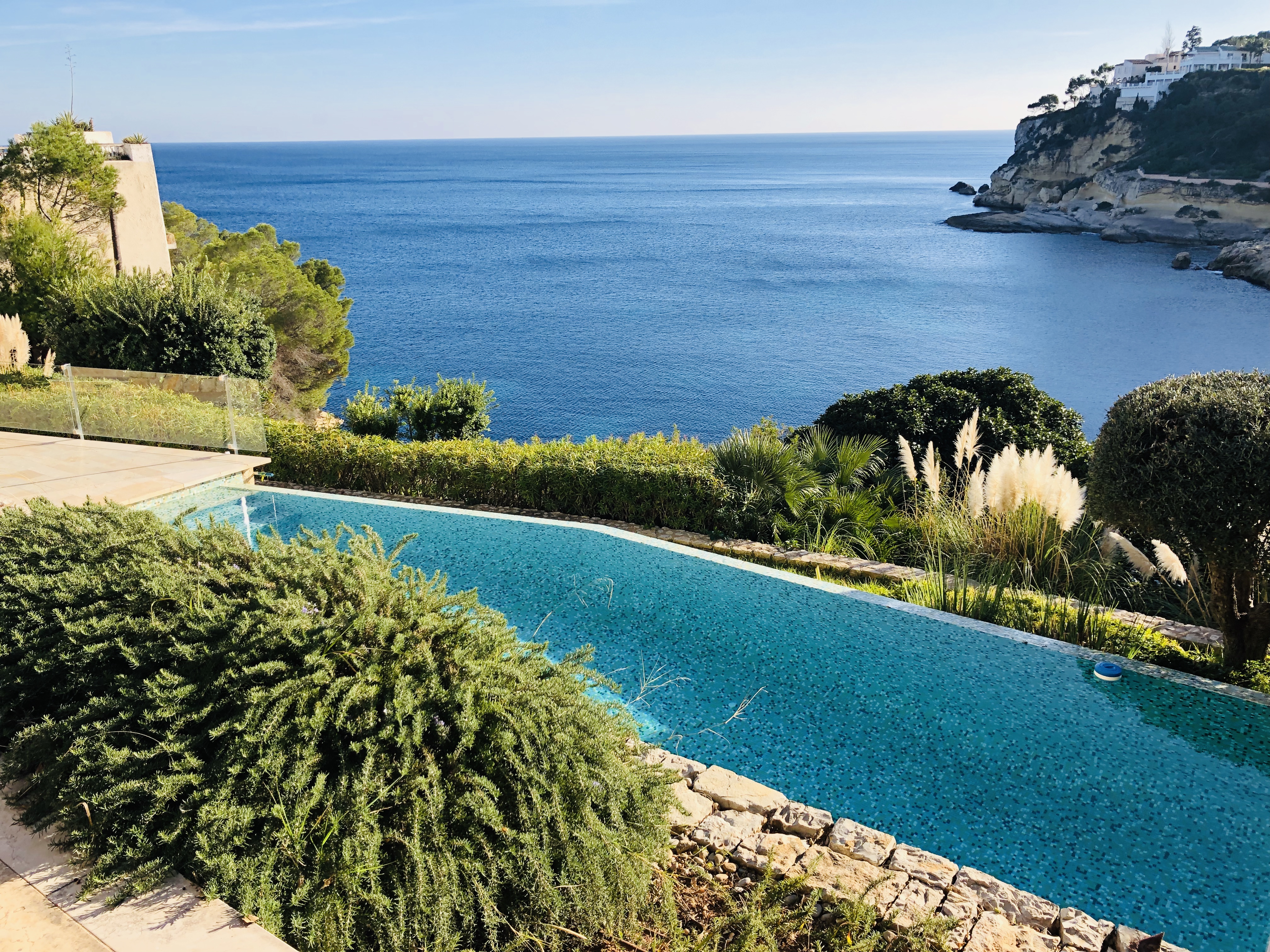 Mallorcan villa with infinity pool and Mediterranean sea view