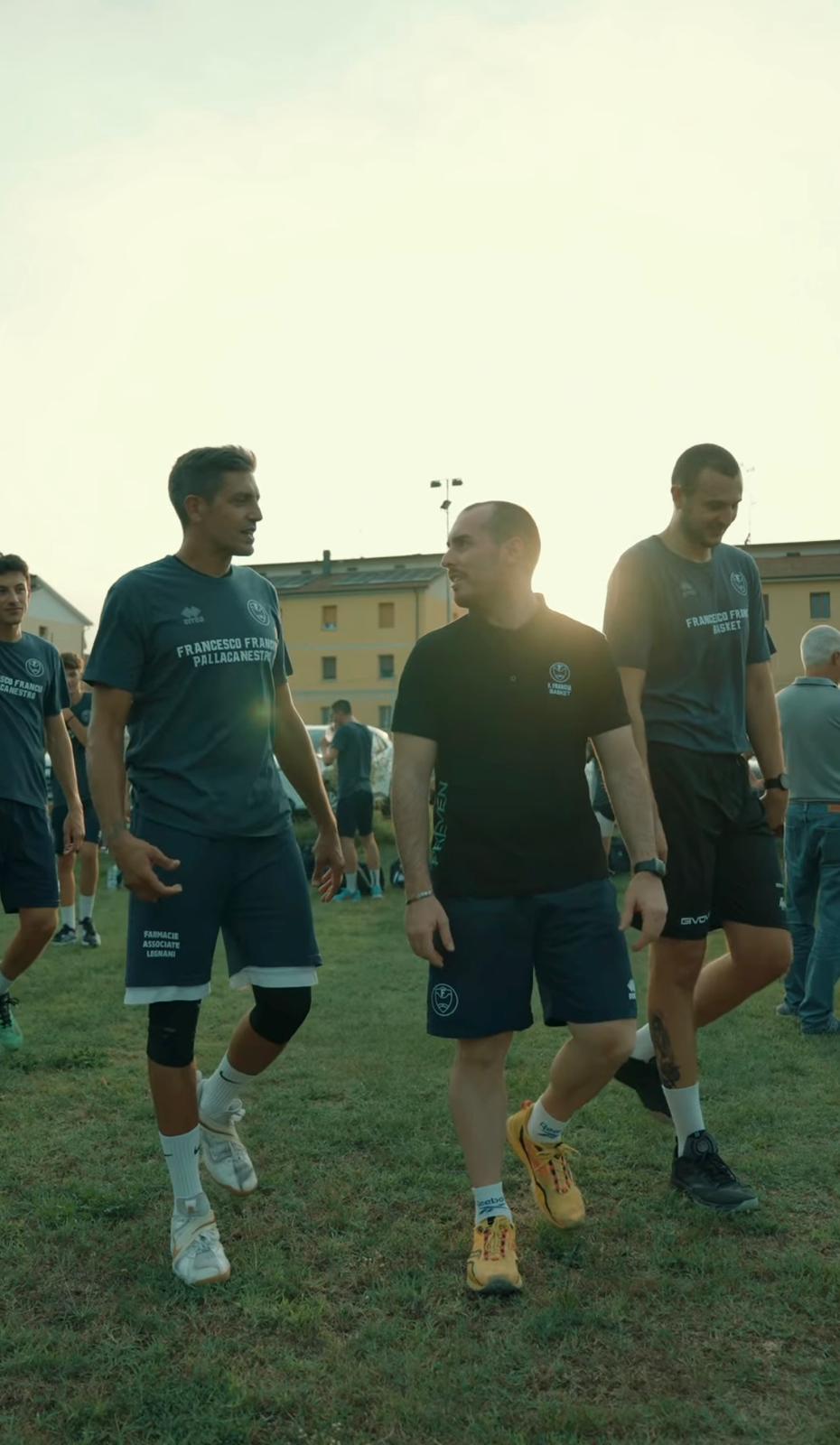 Coach training athletes